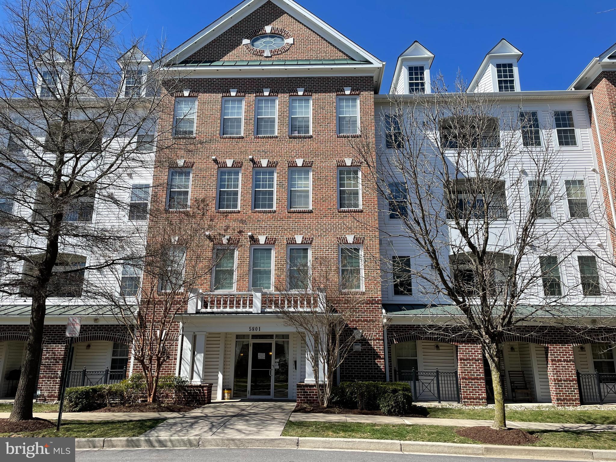 RIVER HILL - Residential