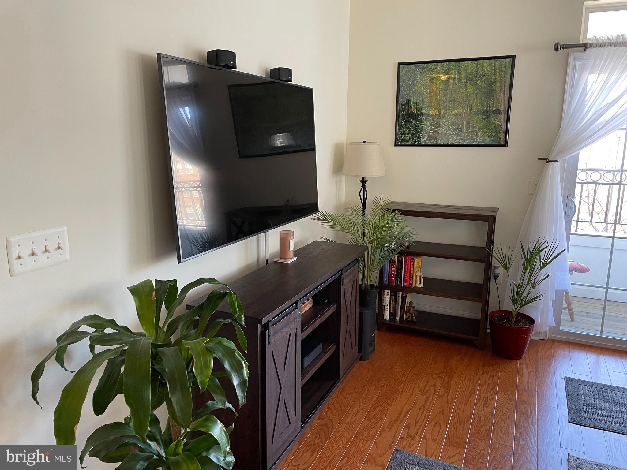 RIVER HILL - Residential