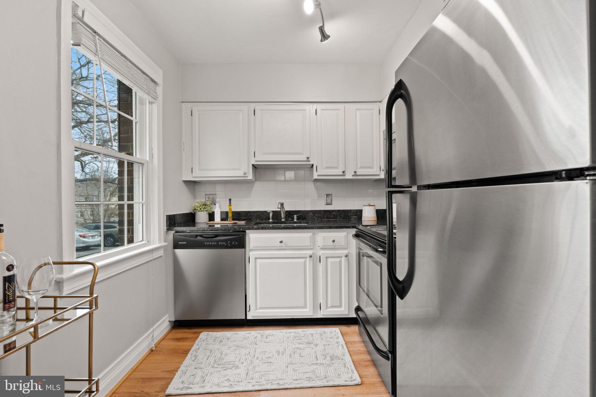 CAMBRIDGE COURTS - Residential