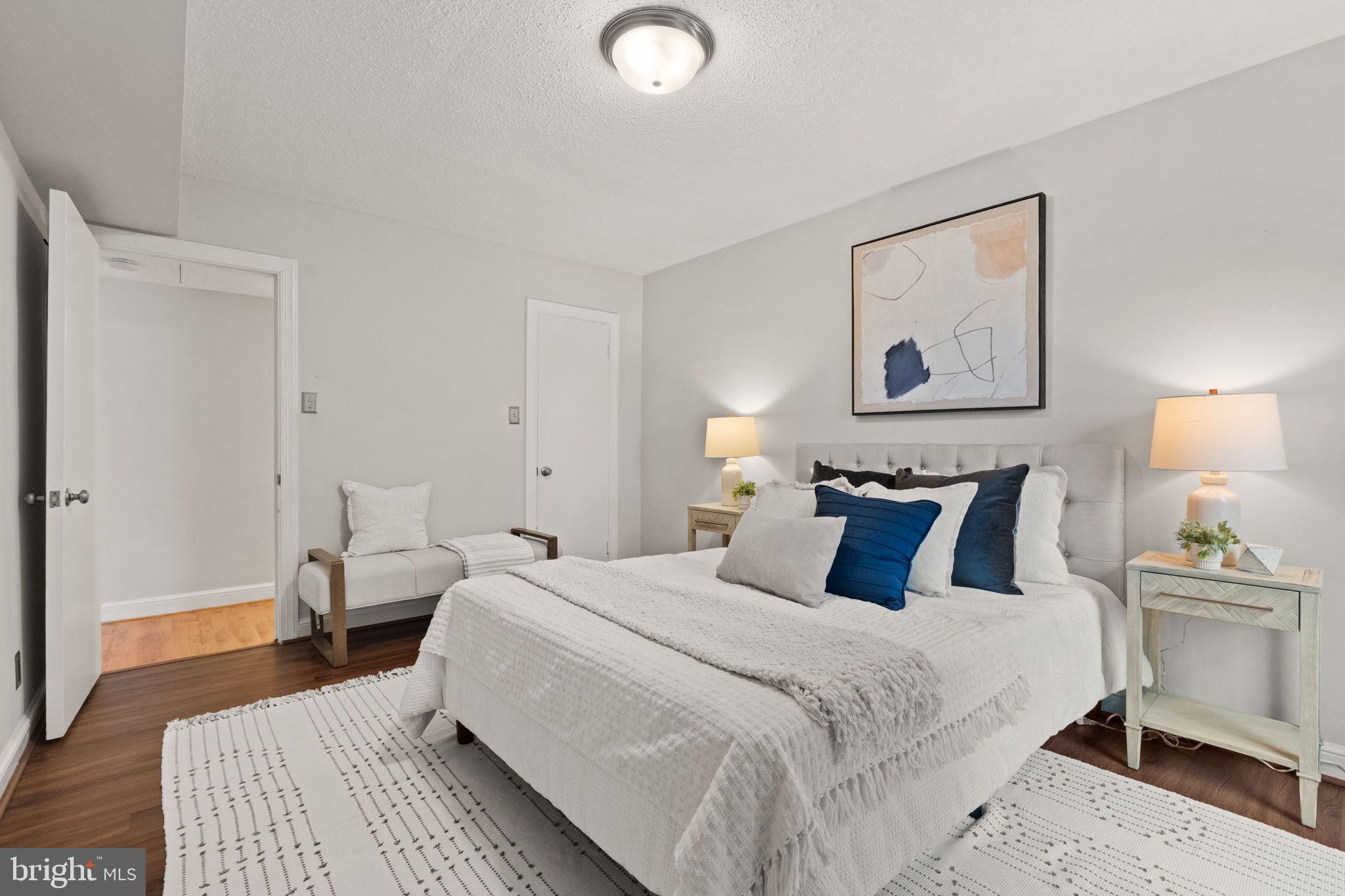 CAMBRIDGE COURTS - Residential