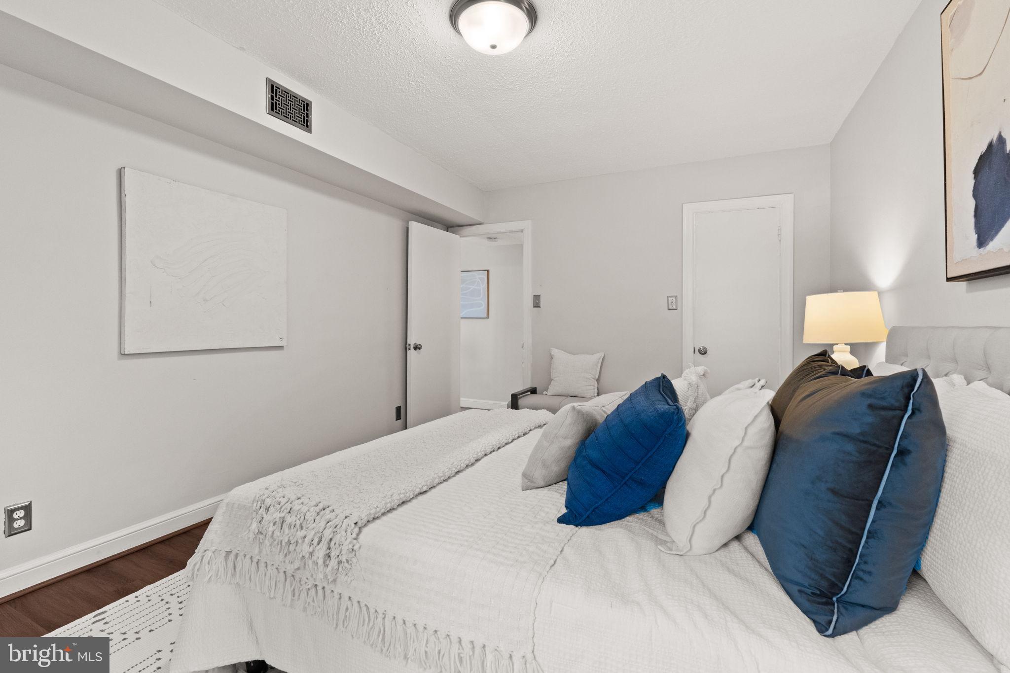 CAMBRIDGE COURTS - Residential