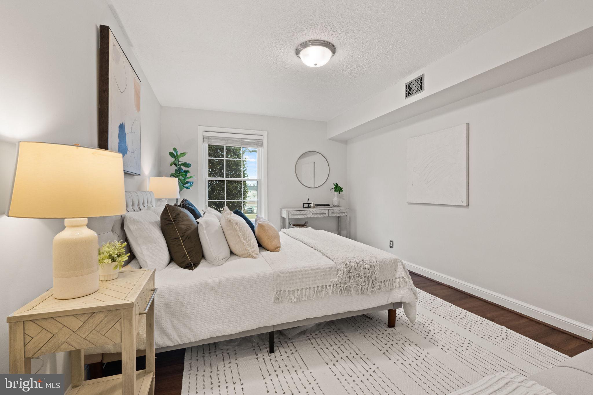 CAMBRIDGE COURTS - Residential