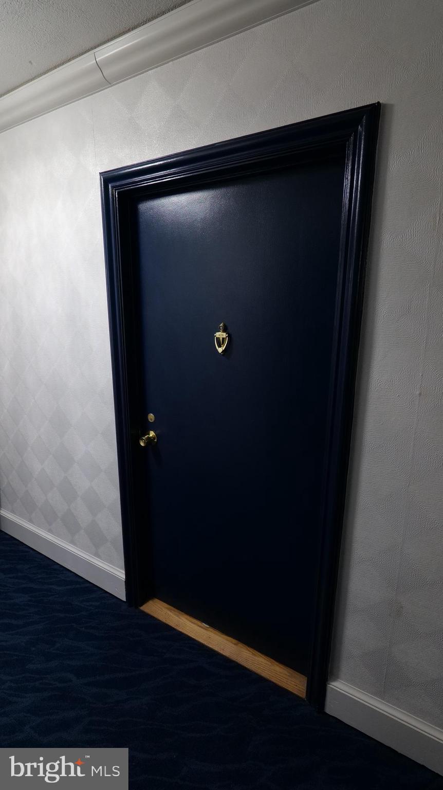 RIVER PLACE WEST - Residential Lease