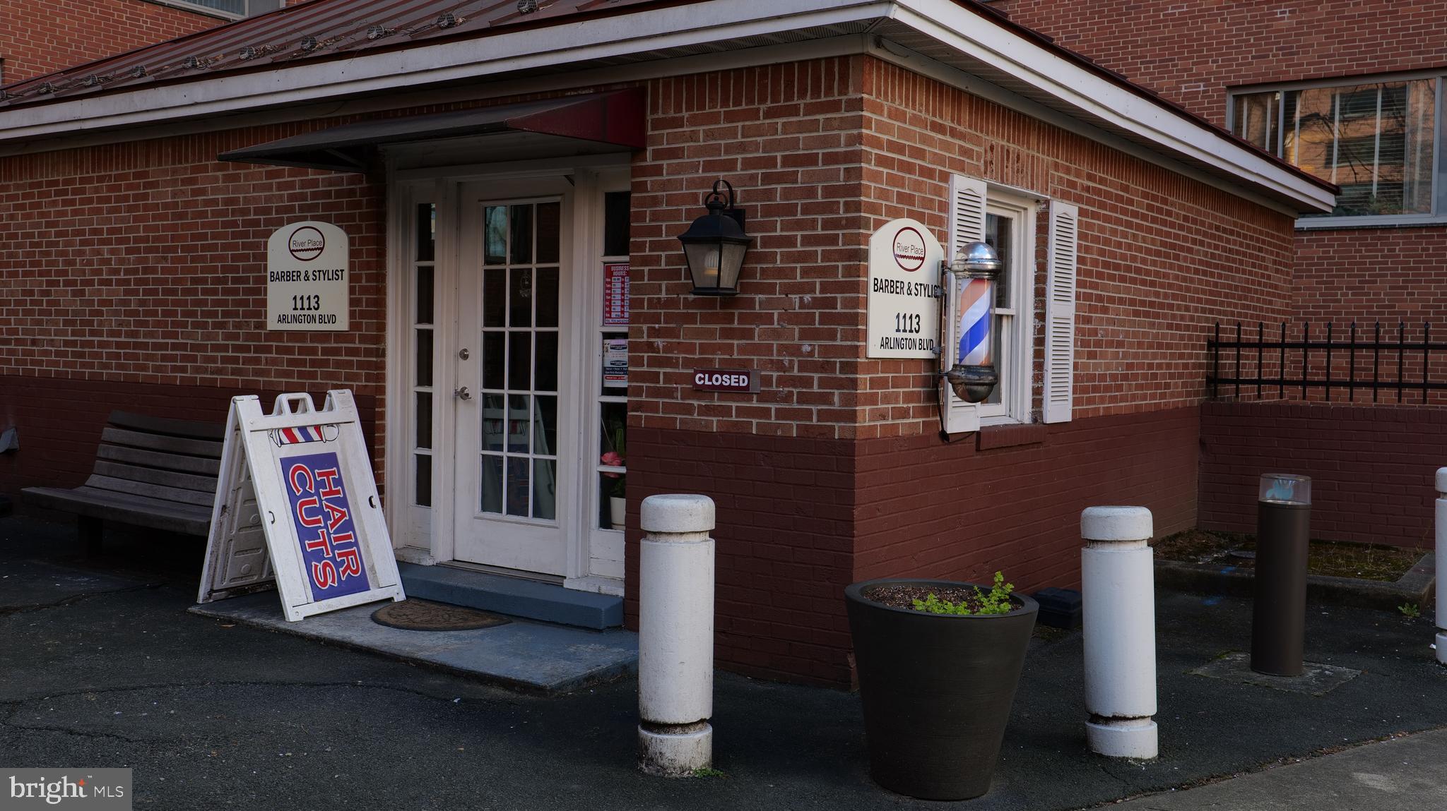 RIVER PLACE WEST - Residential Lease