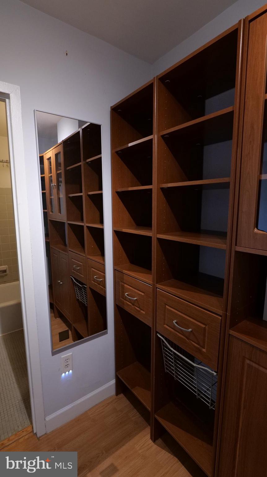 RIVER PLACE WEST - Residential Lease