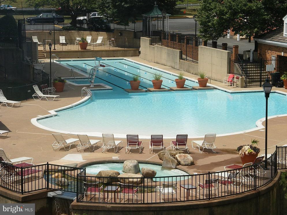 RIVER PLACE WEST - Residential Lease