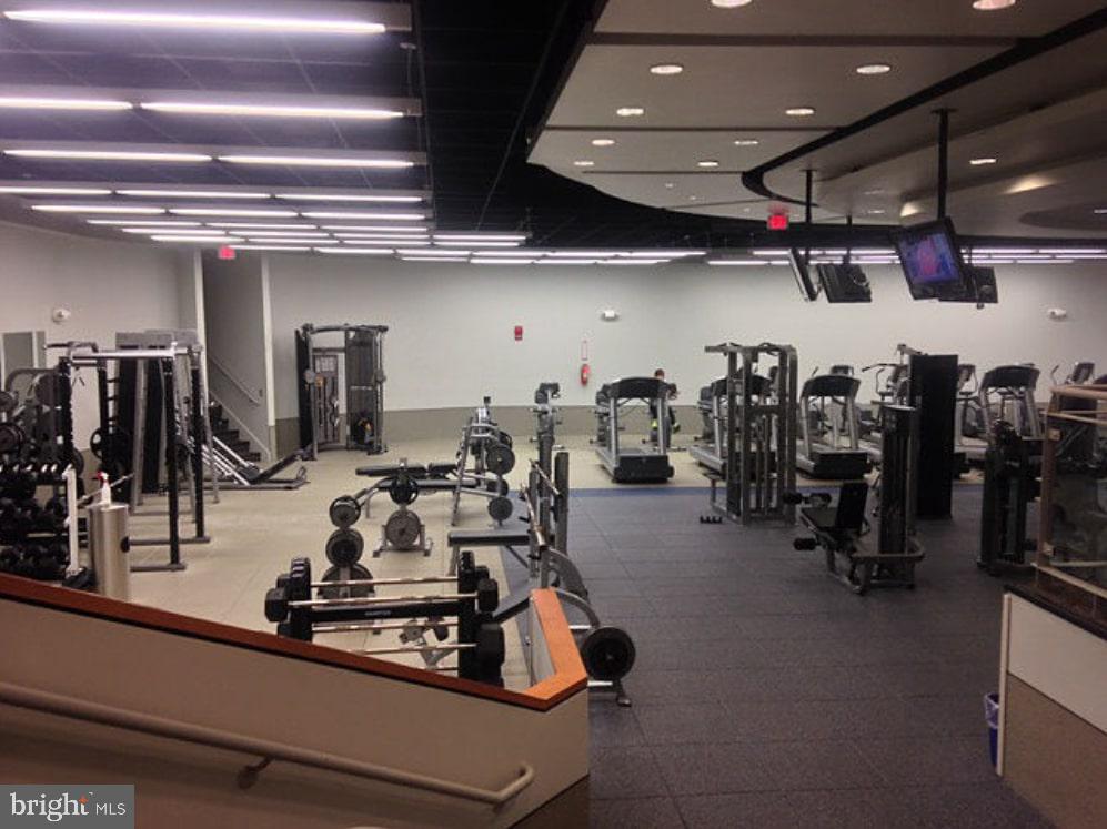 RIVER PLACE WEST - Residential Lease