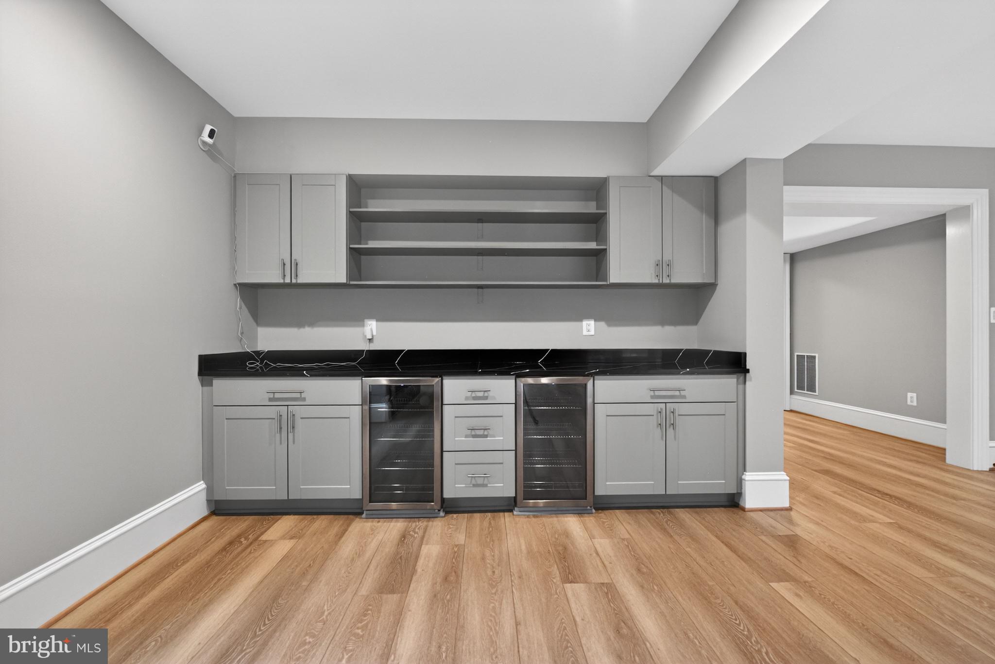 RIVER OAKS - Residential