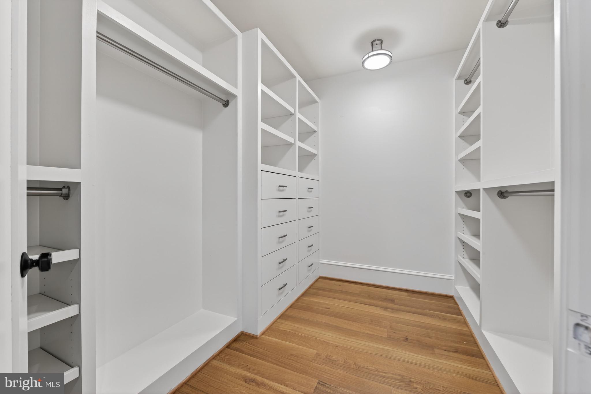 RIVER OAKS - Residential