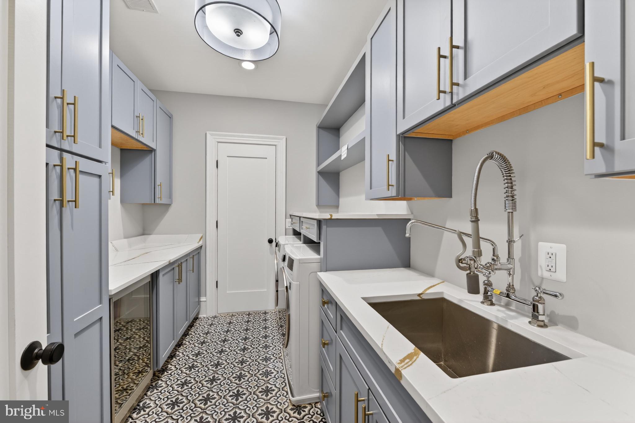 RIVER OAKS - Residential