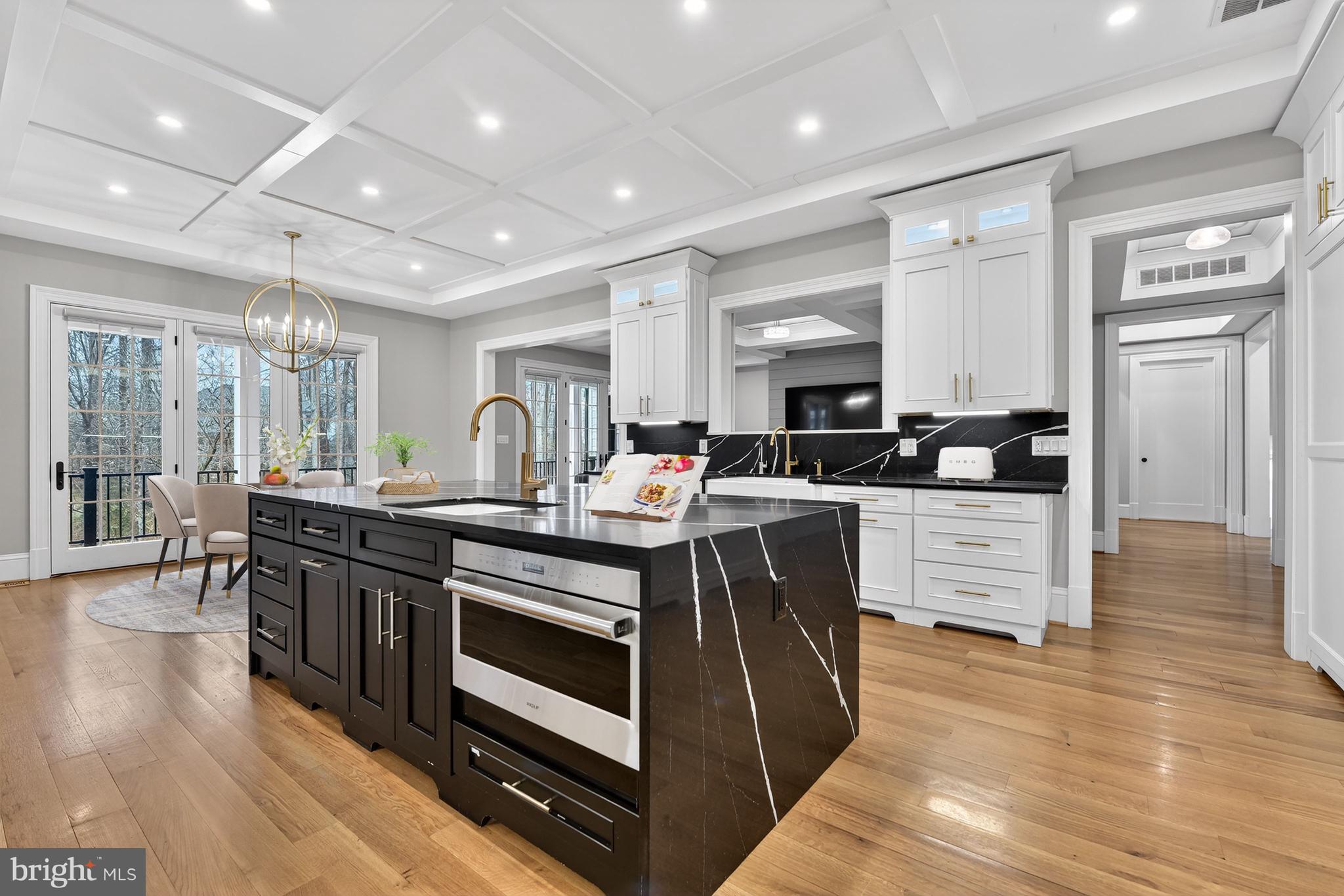 RIVER OAKS - Residential