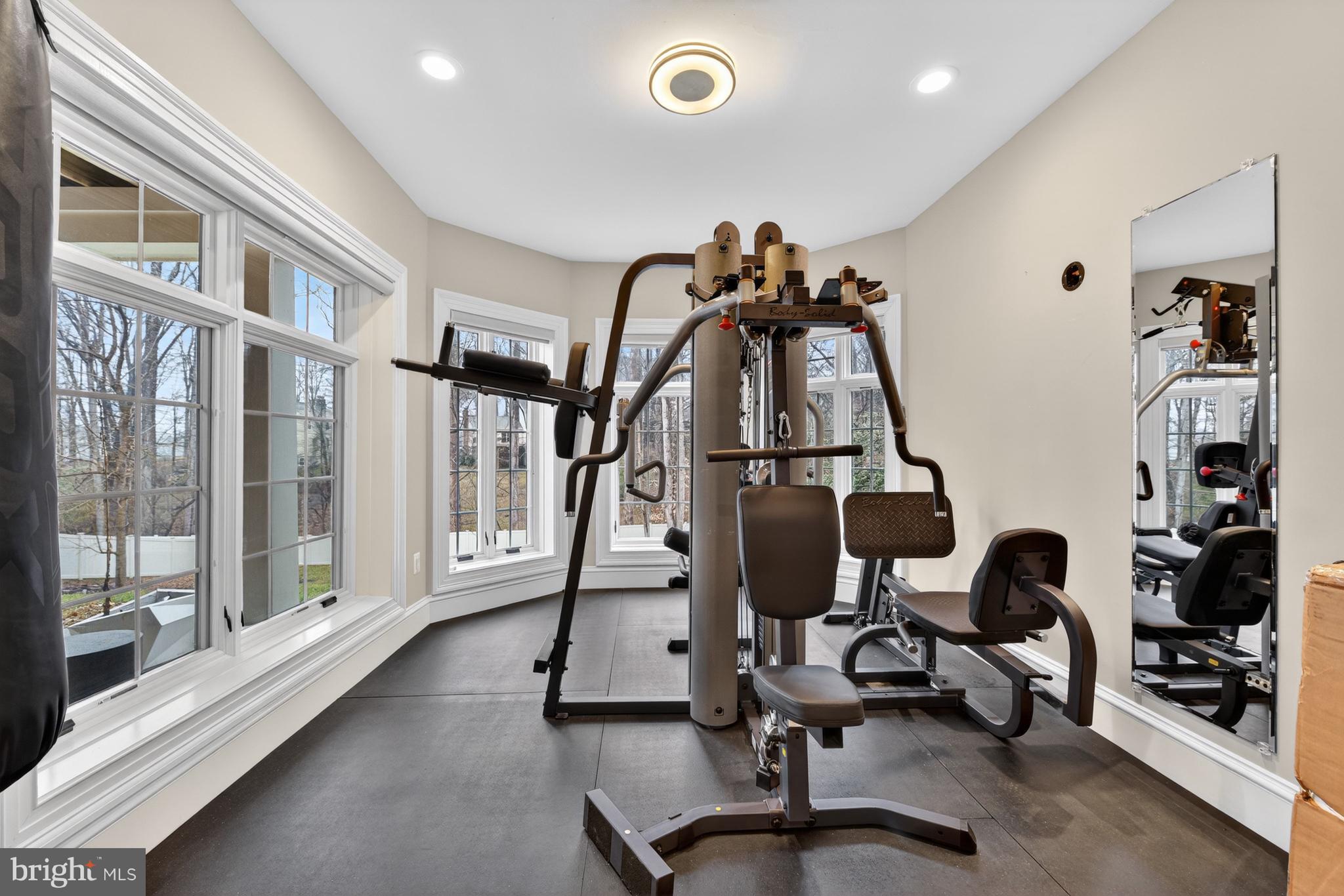 RIVER OAKS - Residential