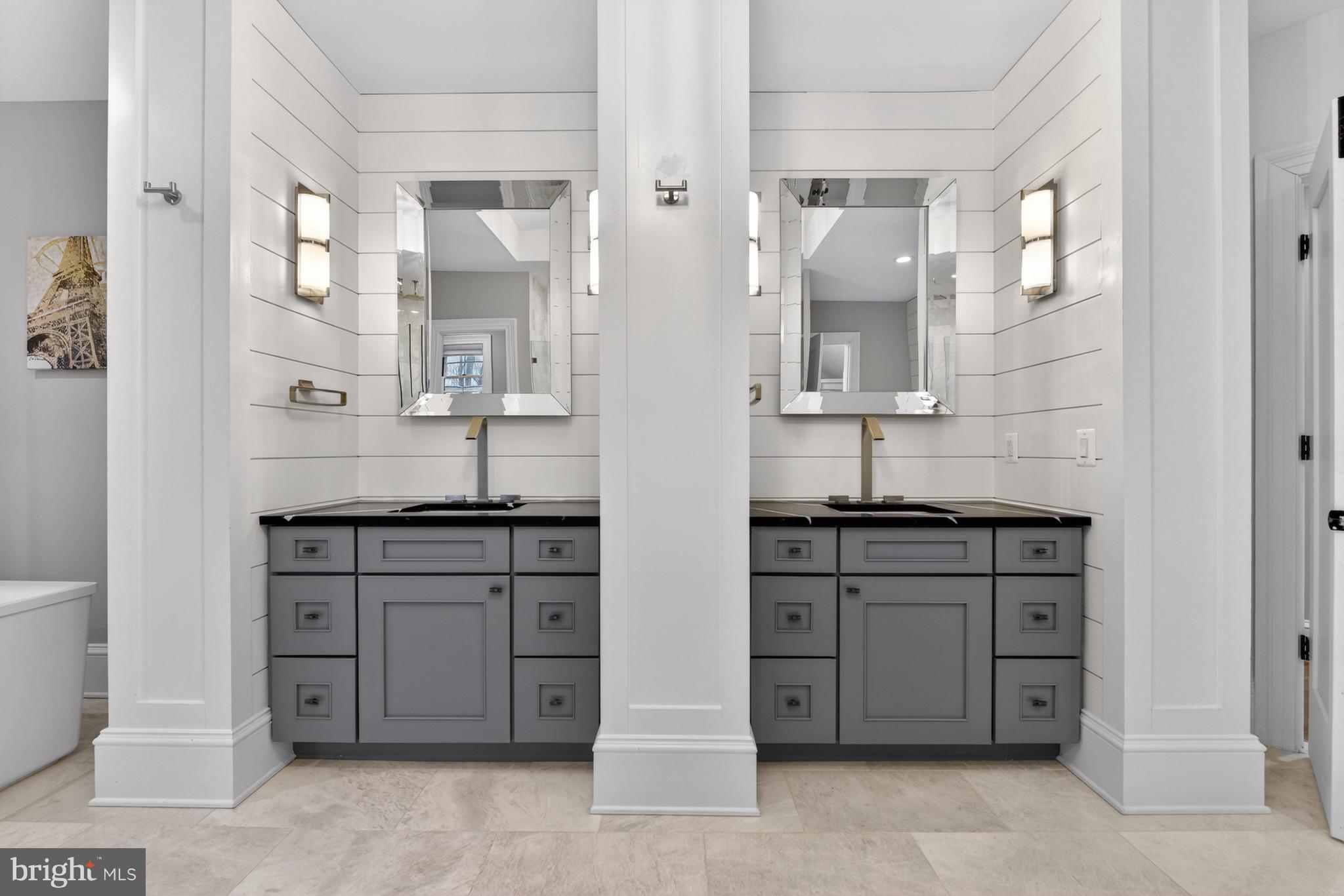 RIVER OAKS - Residential