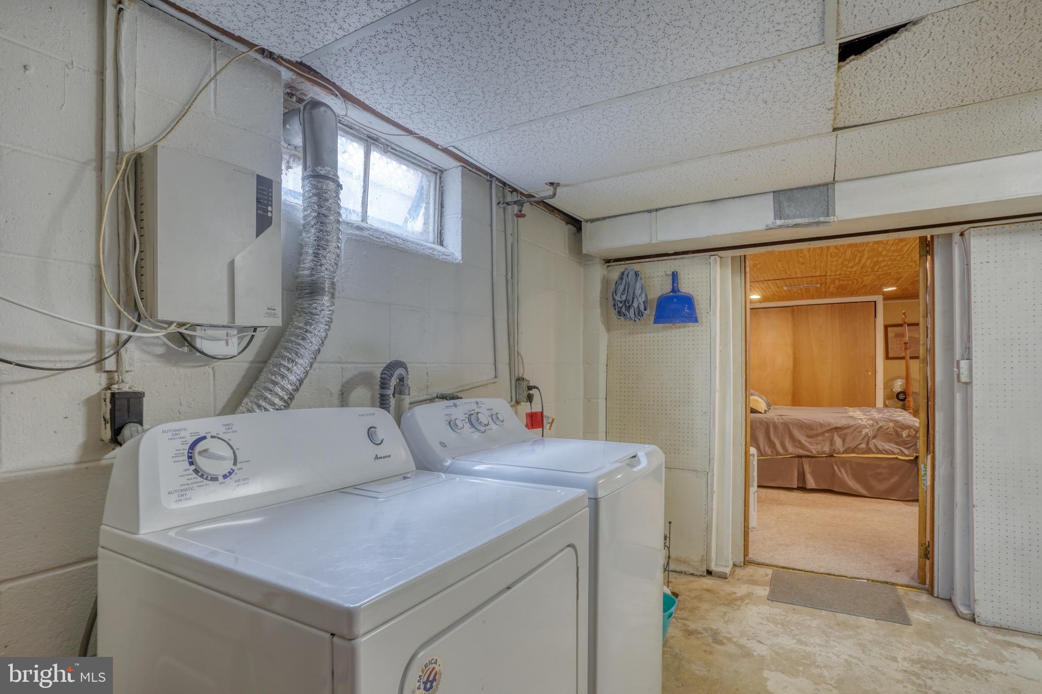 WASHINGTON SQUARE - Residential