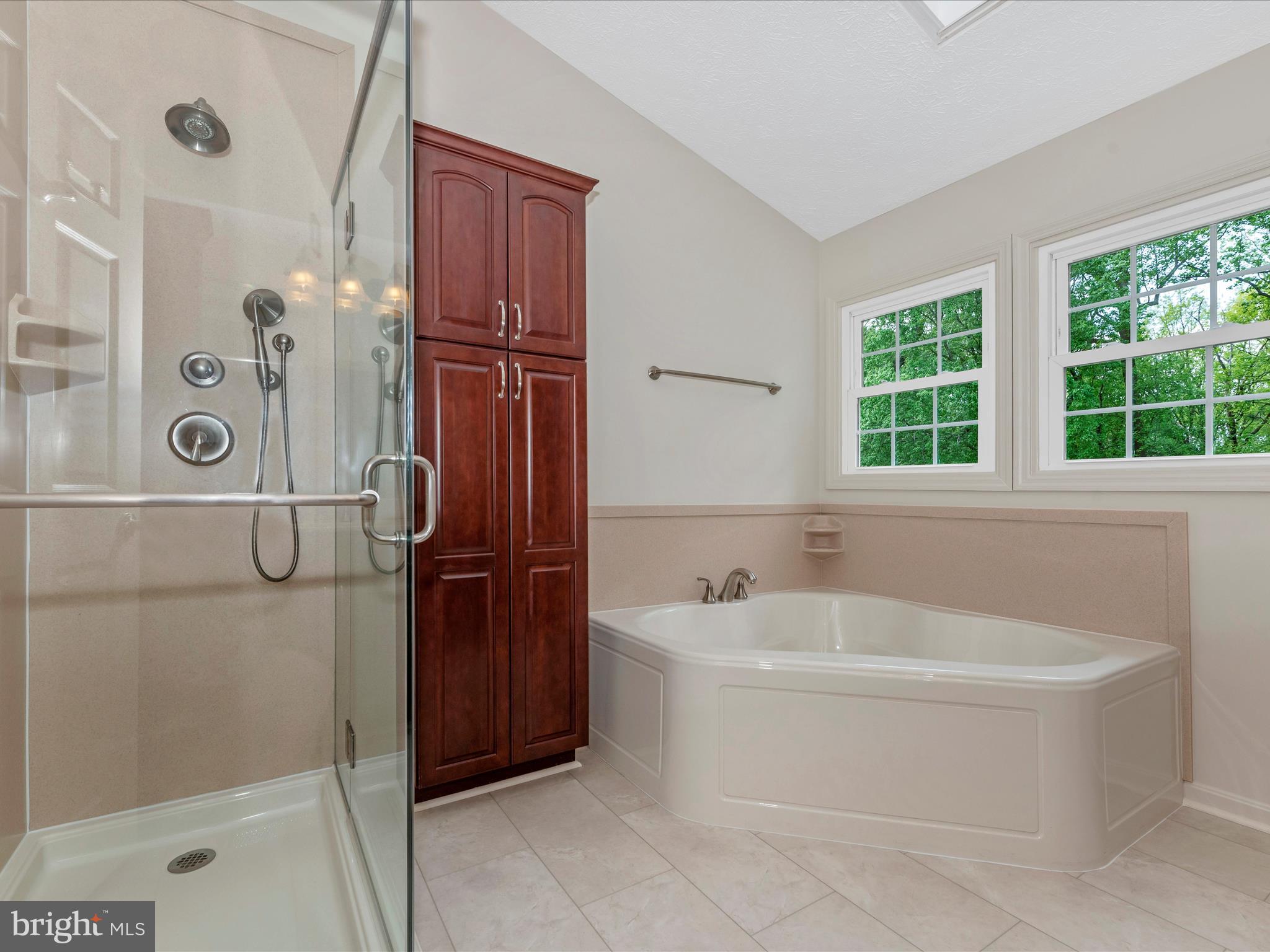 CHESTNUT FARMS - Residential