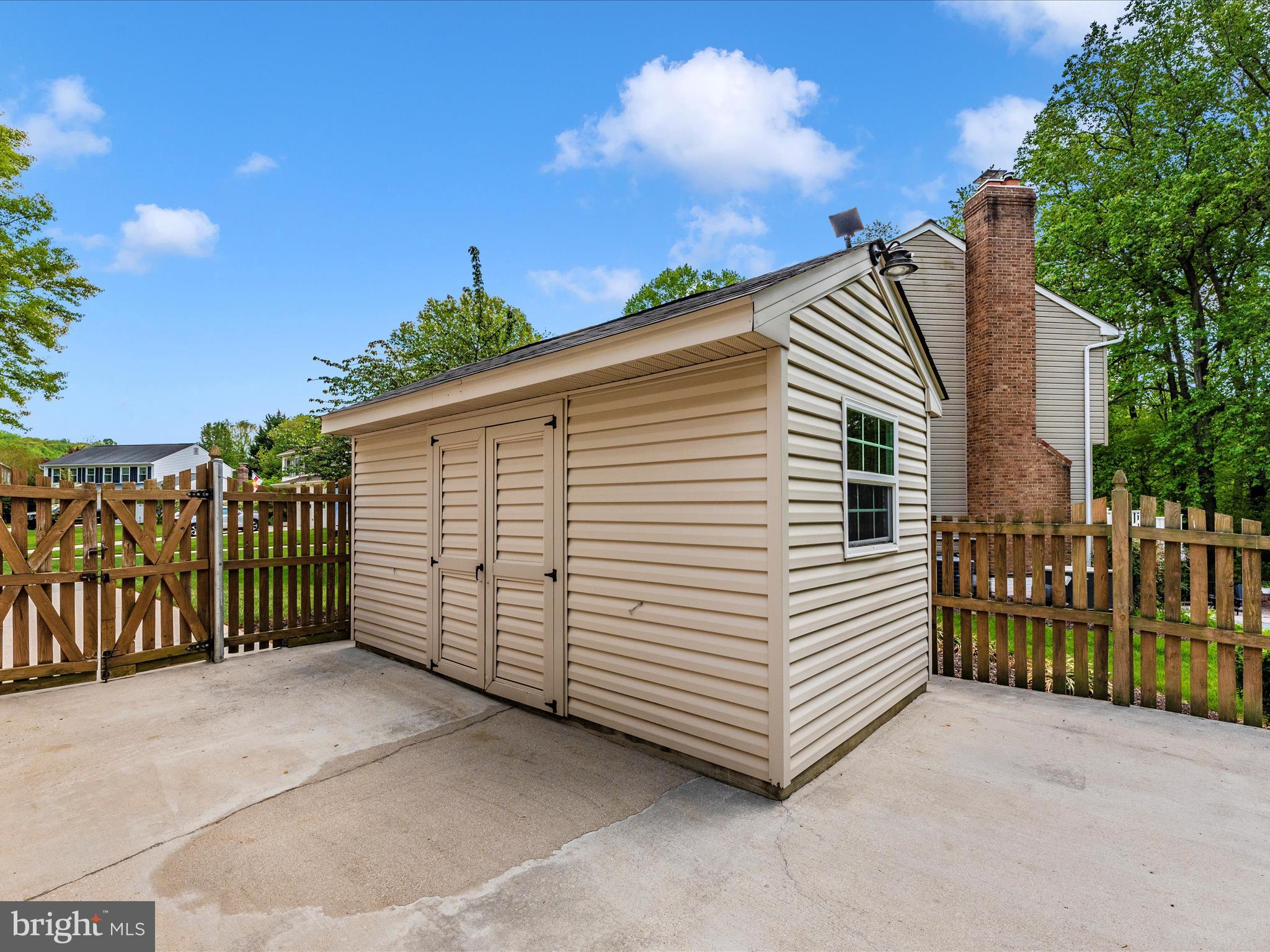 CHESTNUT FARMS - Residential