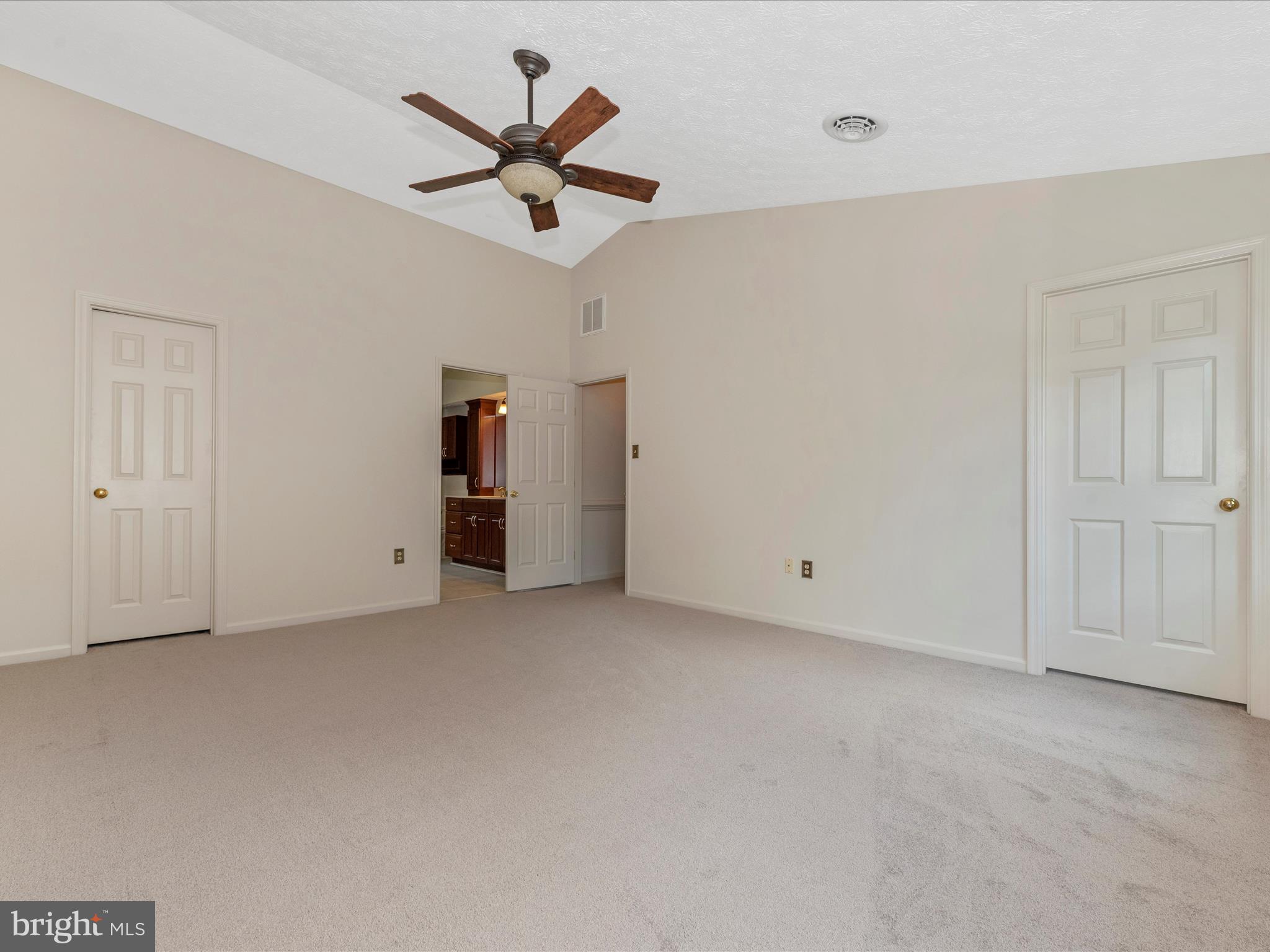 CHESTNUT FARMS - Residential