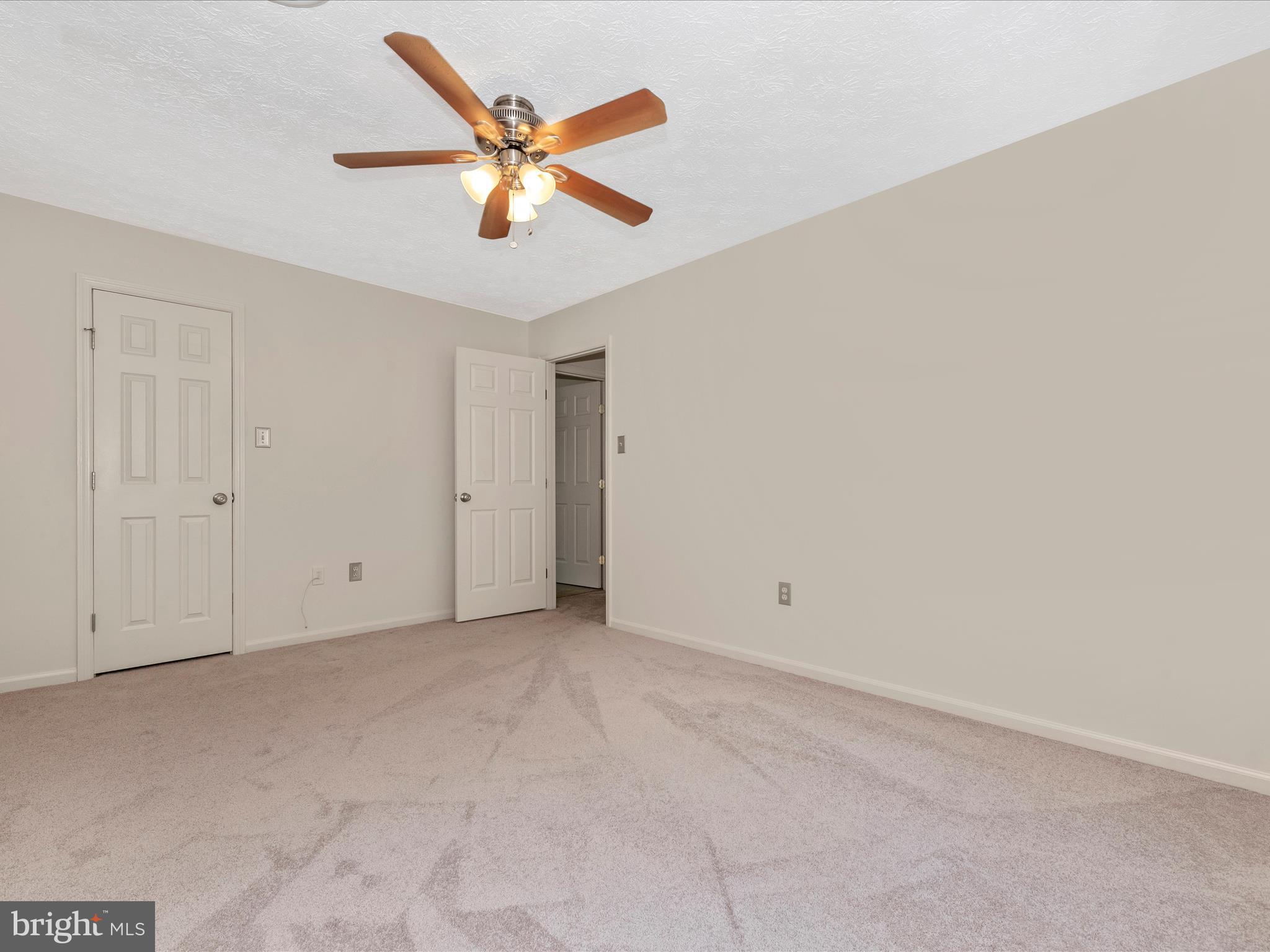 CHESTNUT FARMS - Residential