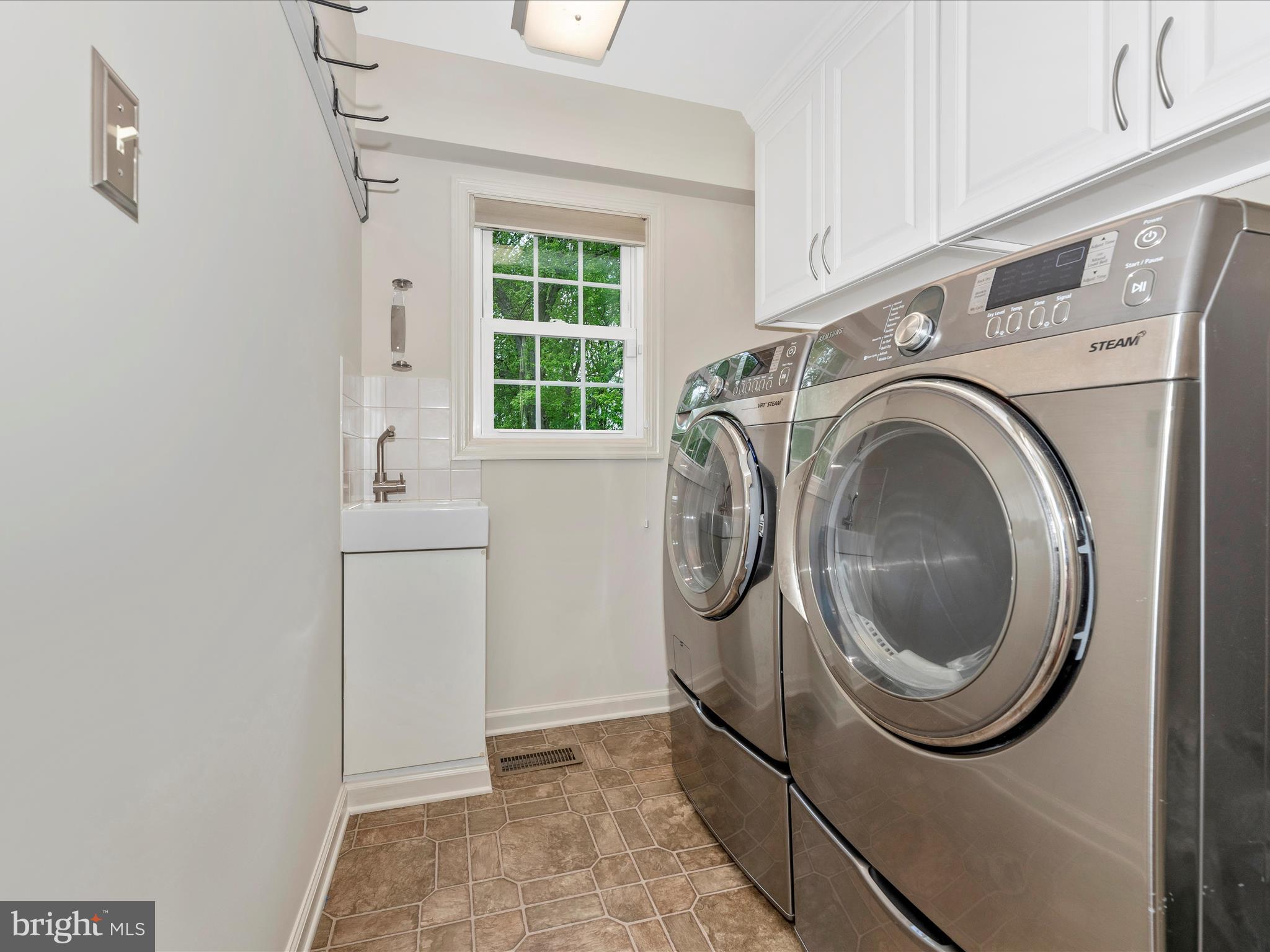 CHESTNUT FARMS - Residential