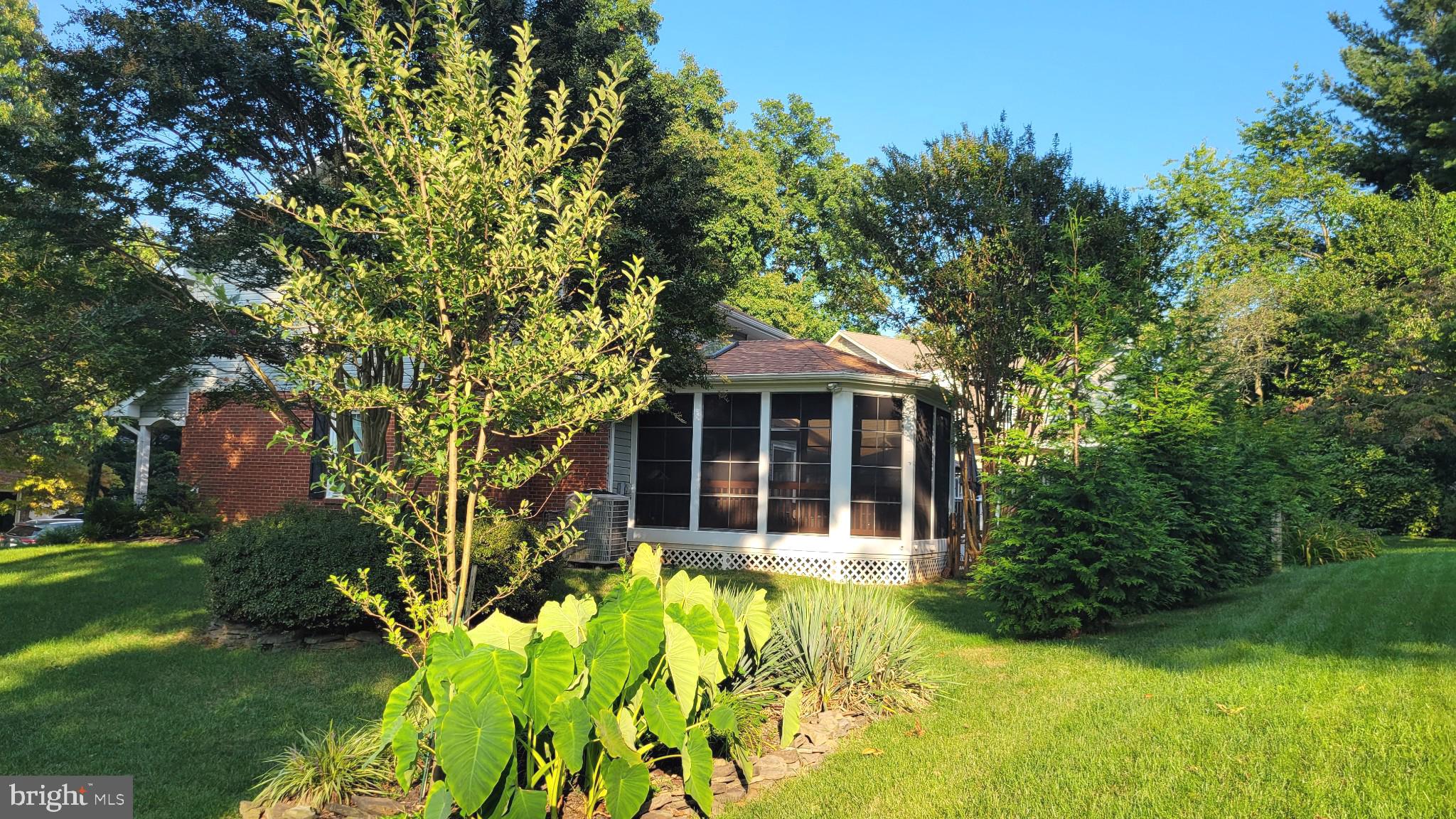 OAKTON GLEN - Residential