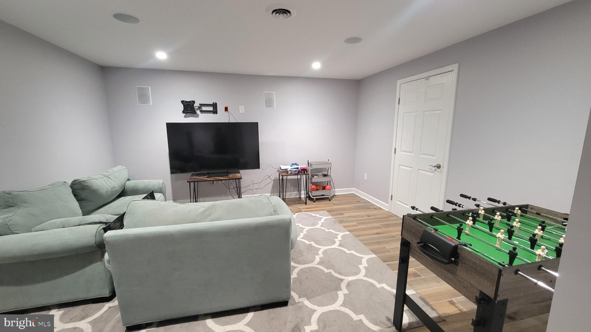 OAKTON GLEN - Residential