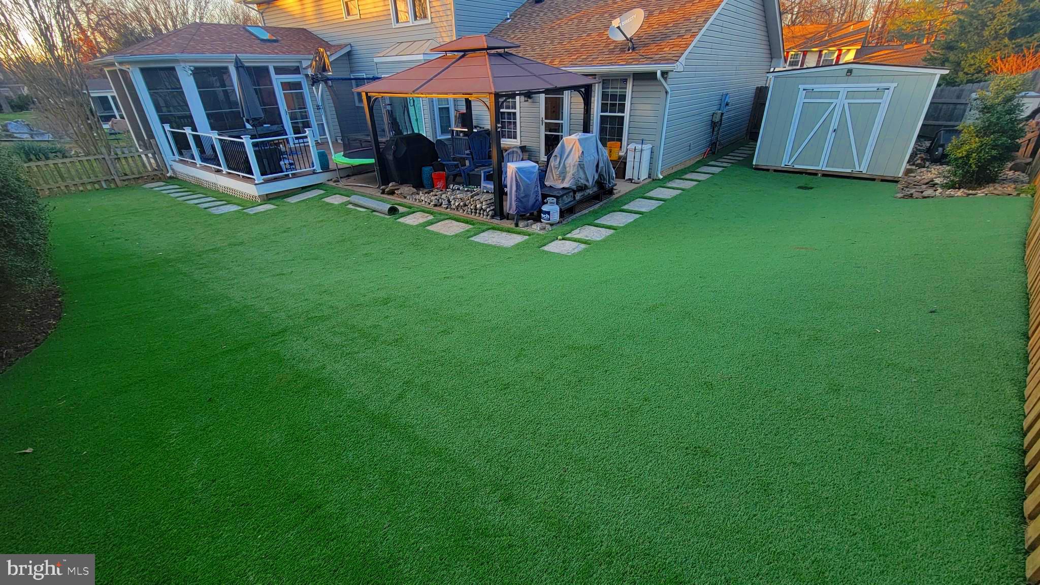 OAKTON GLEN - Residential