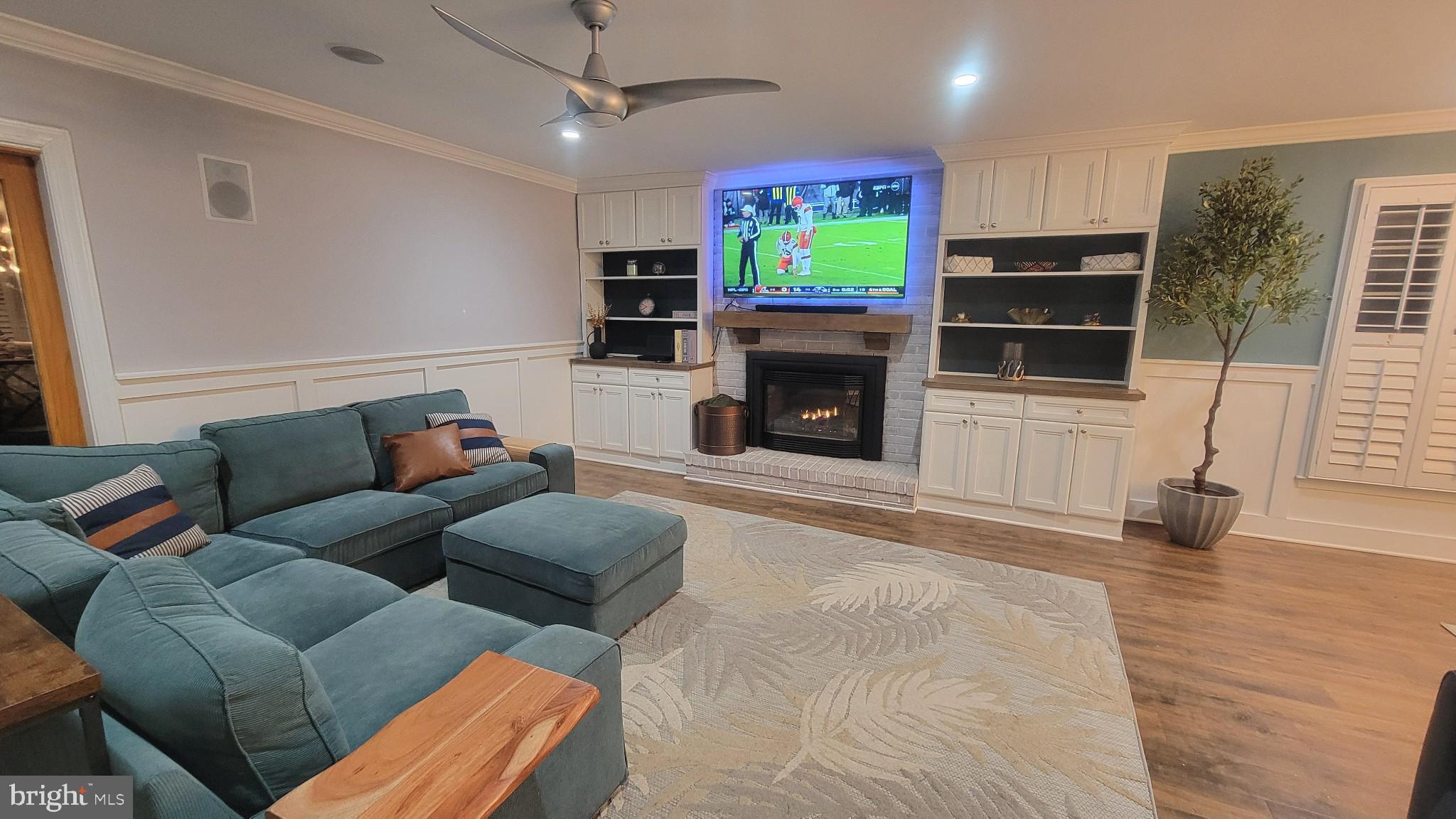 OAKTON GLEN - Residential