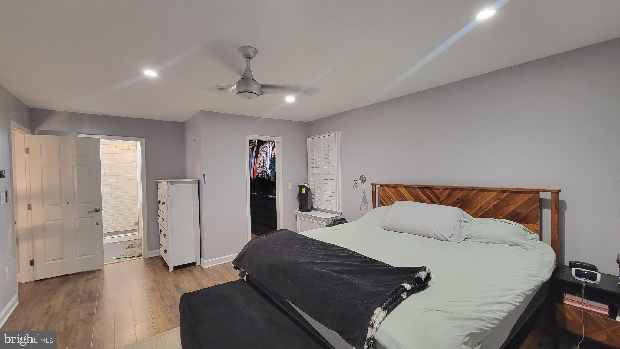 OAKTON GLEN - Residential