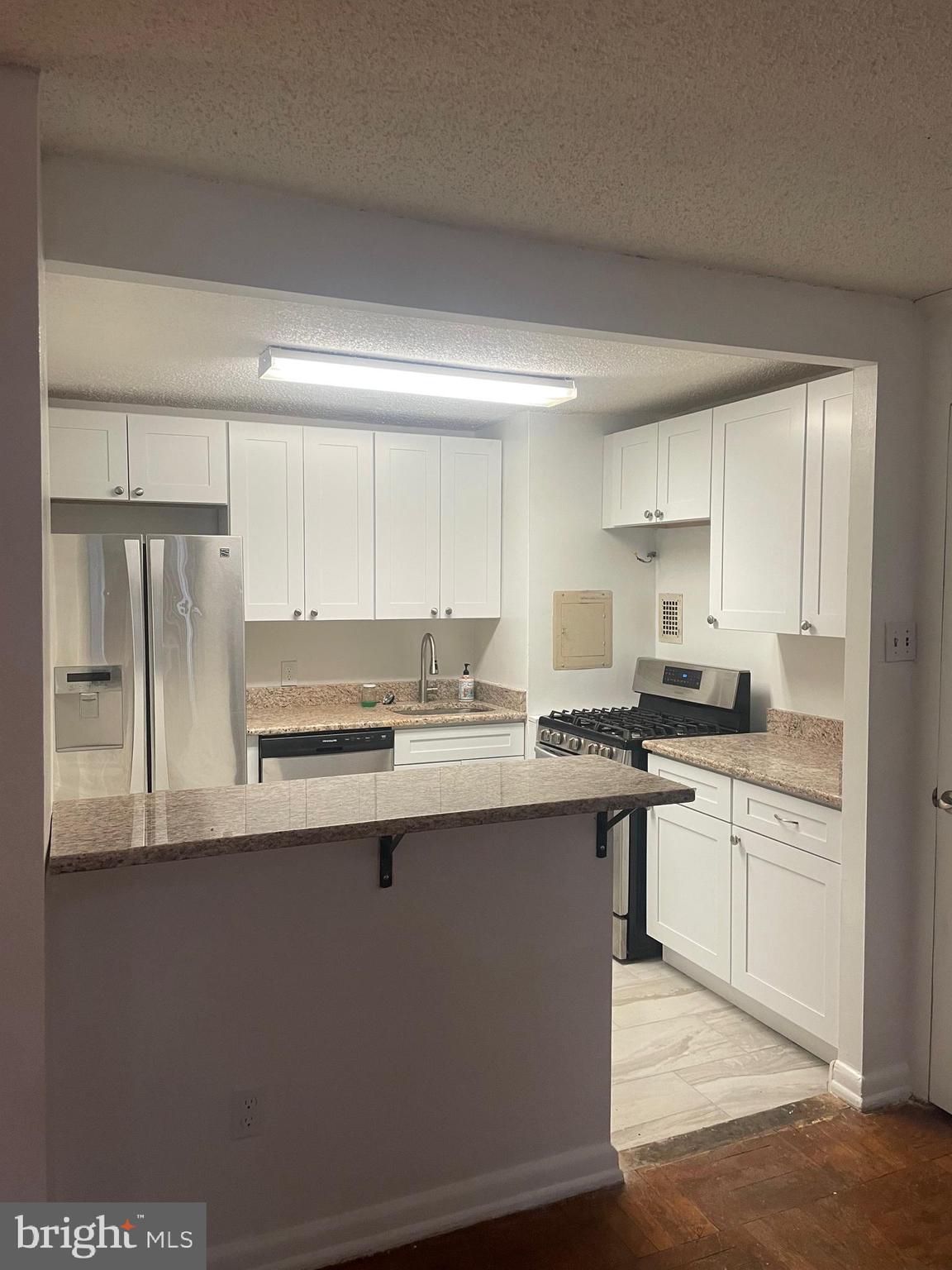 RADNOR HOUSE - Residential Lease