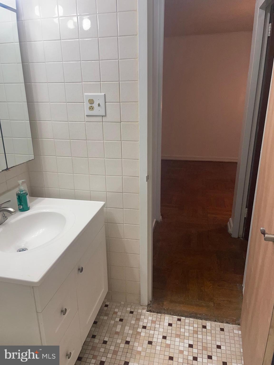 RADNOR HOUSE - Residential Lease