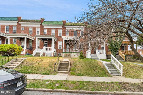 Townhouse For Sale - 15 S Tremont Road<br/> BALTIMORE, MD 21229