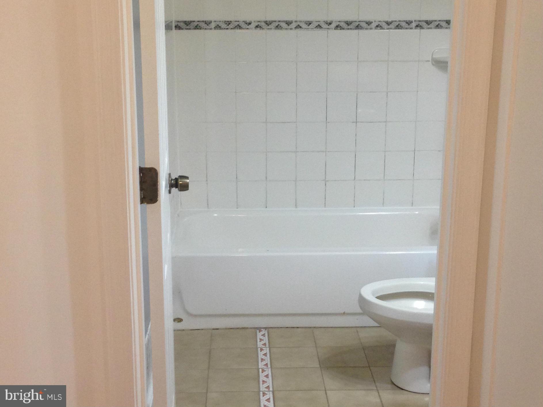 MT VERNON WOODS - Residential Lease