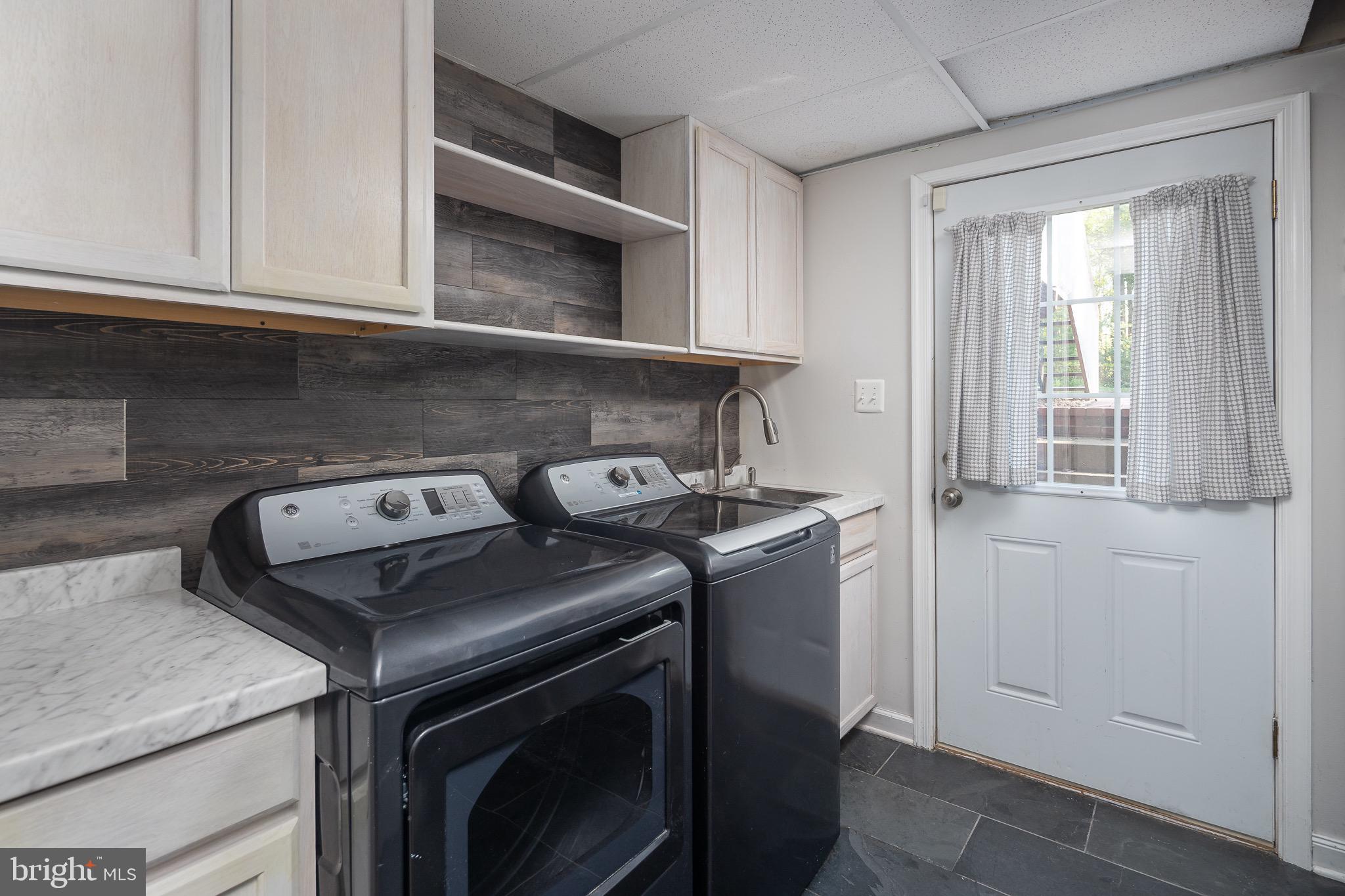 WATERFALL - Residential