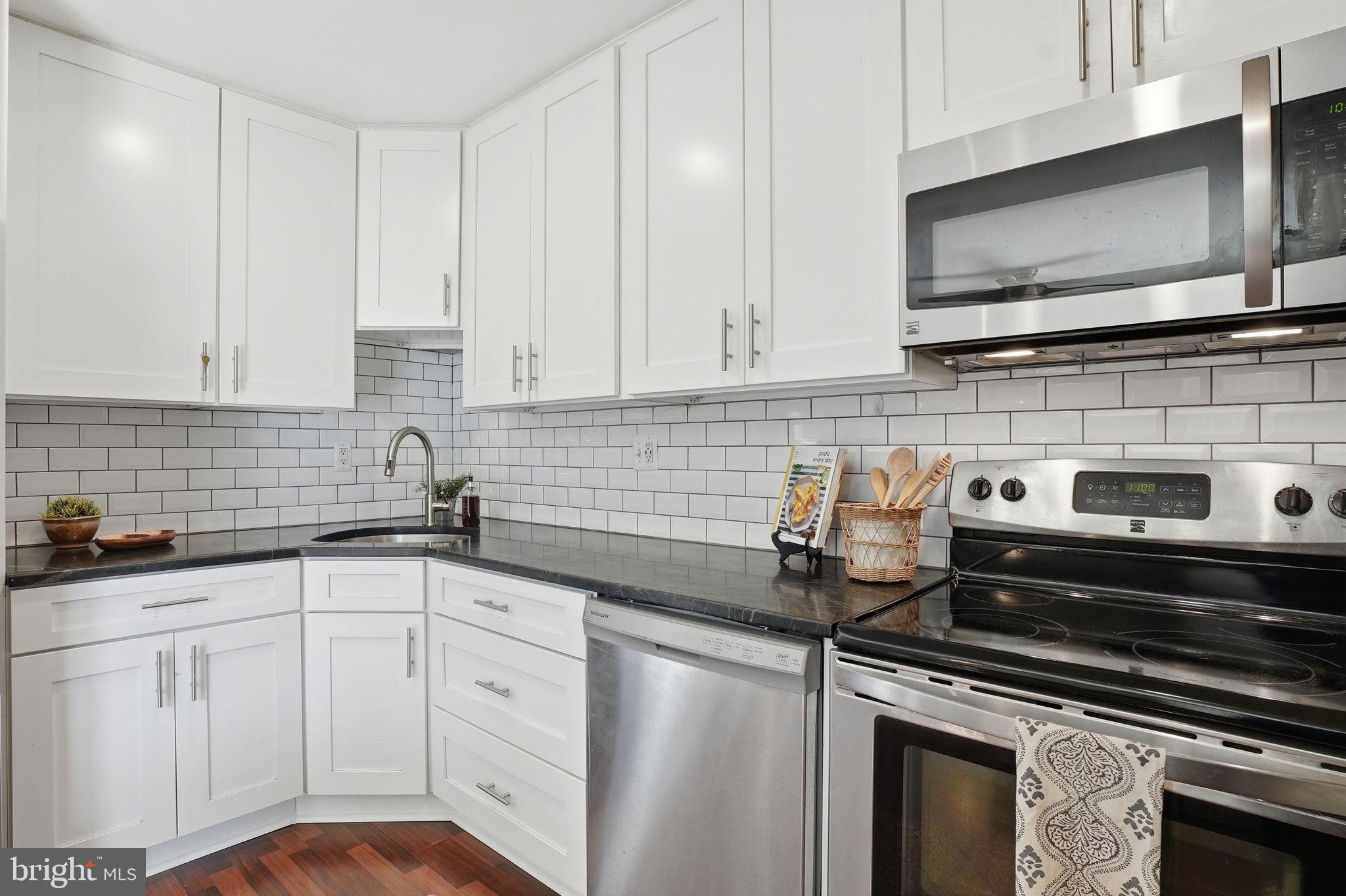 CROFTON MEWS CONDO - Residential