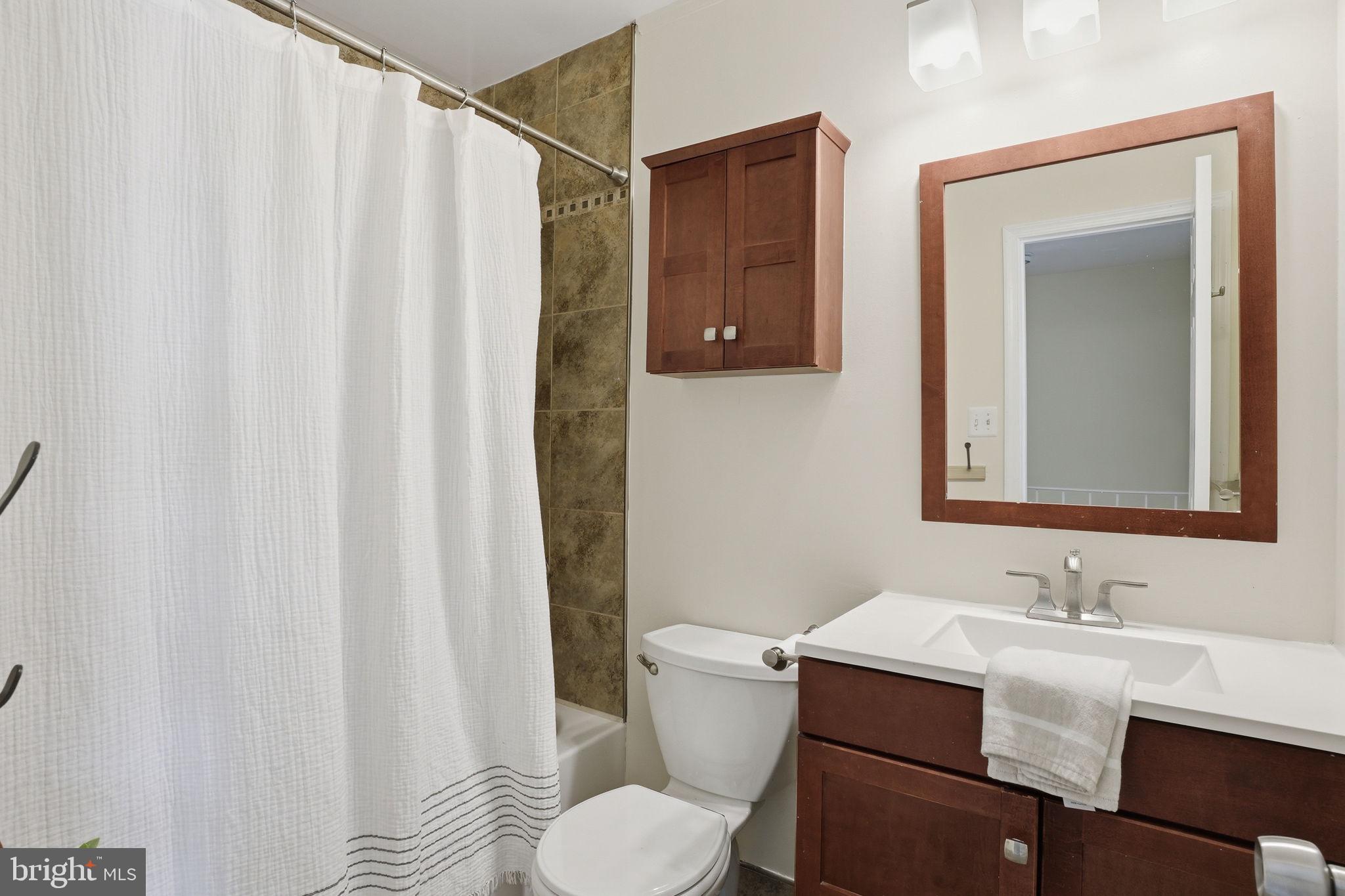 CROFTON MEWS CONDO - Residential