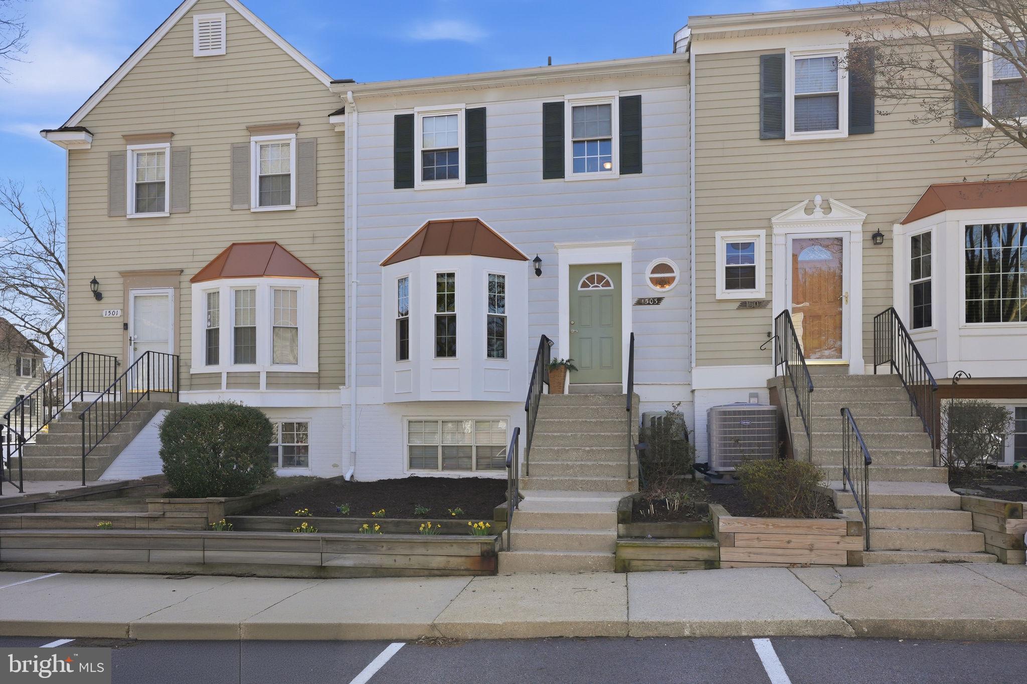 CROFTON MEWS CONDO - Residential