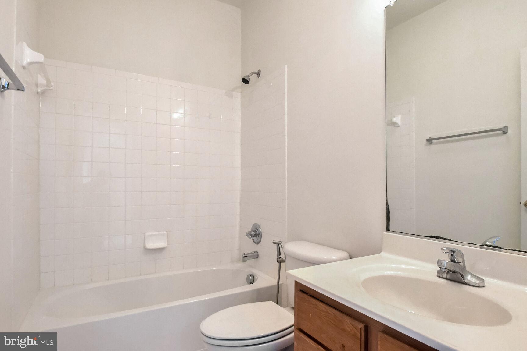 ASHBROOK VILLAGE - Residential Lease