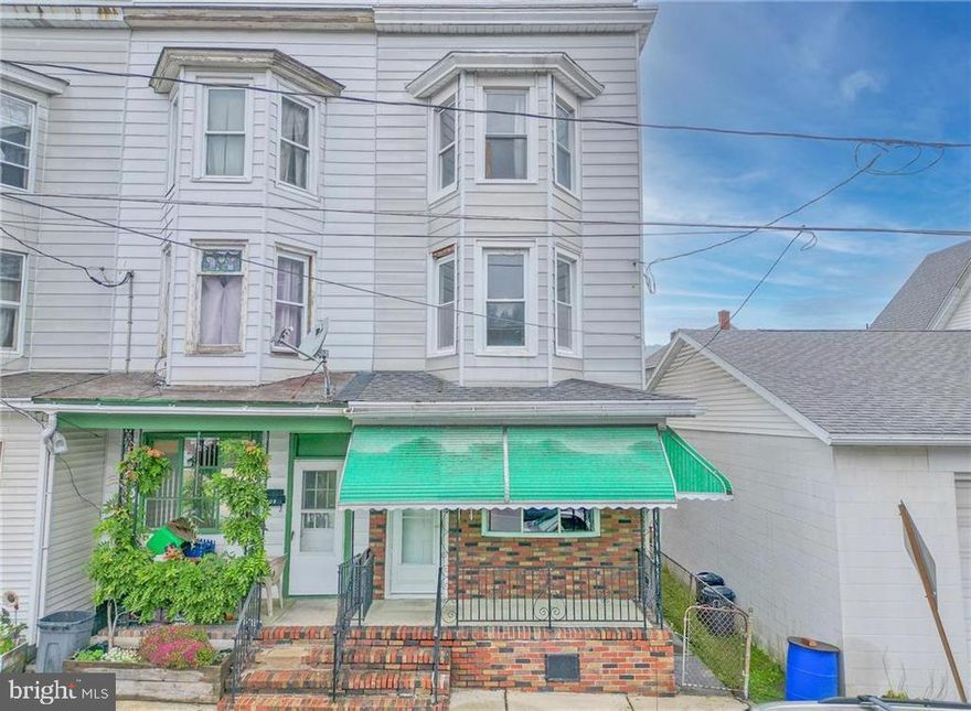 Lovely Coaldale End of Row offers ample living space over its three levels. A covered front porch welcomes you into a spacious, open Living-Dining Room with large windows to the front and side. The spacious kitchen offers ample cabinetry and access to a rear, covered porch which overlooks the fully fenced backyard. Upstairs, a stunning updated full bathroom leads onto three beds. The front bed features a lovely bay window. The rear bedroom offers access to a private, covered balcony which overlooks the yard and captures views of the stunning mountains to the north. The upper-level features two rooms, ready for use for any purpose such as a fourth bedroom suite! With its roof installed in 2021 and its location on a charming street, you must see this lovely home.