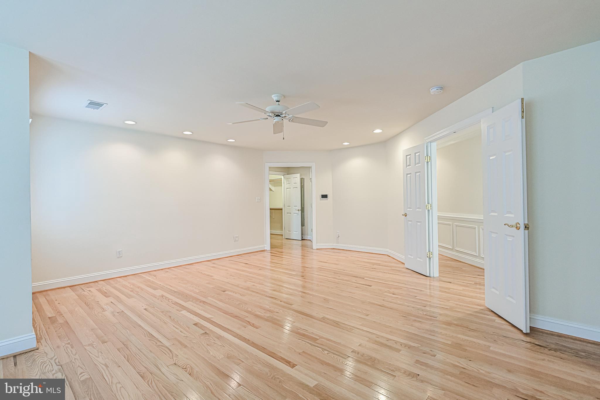 LORD FAIRFAX MANORS - Residential