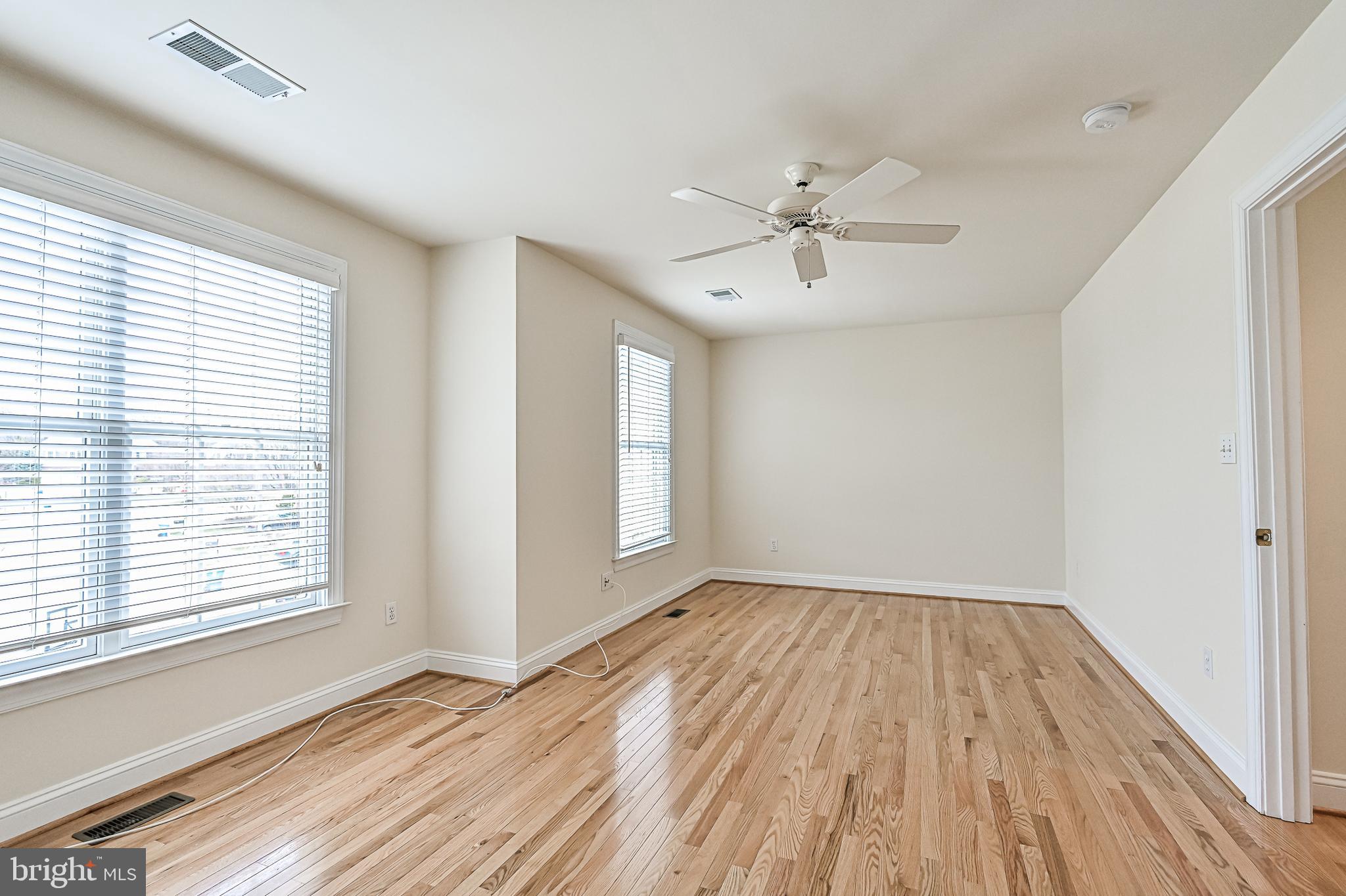 LORD FAIRFAX MANORS - Residential