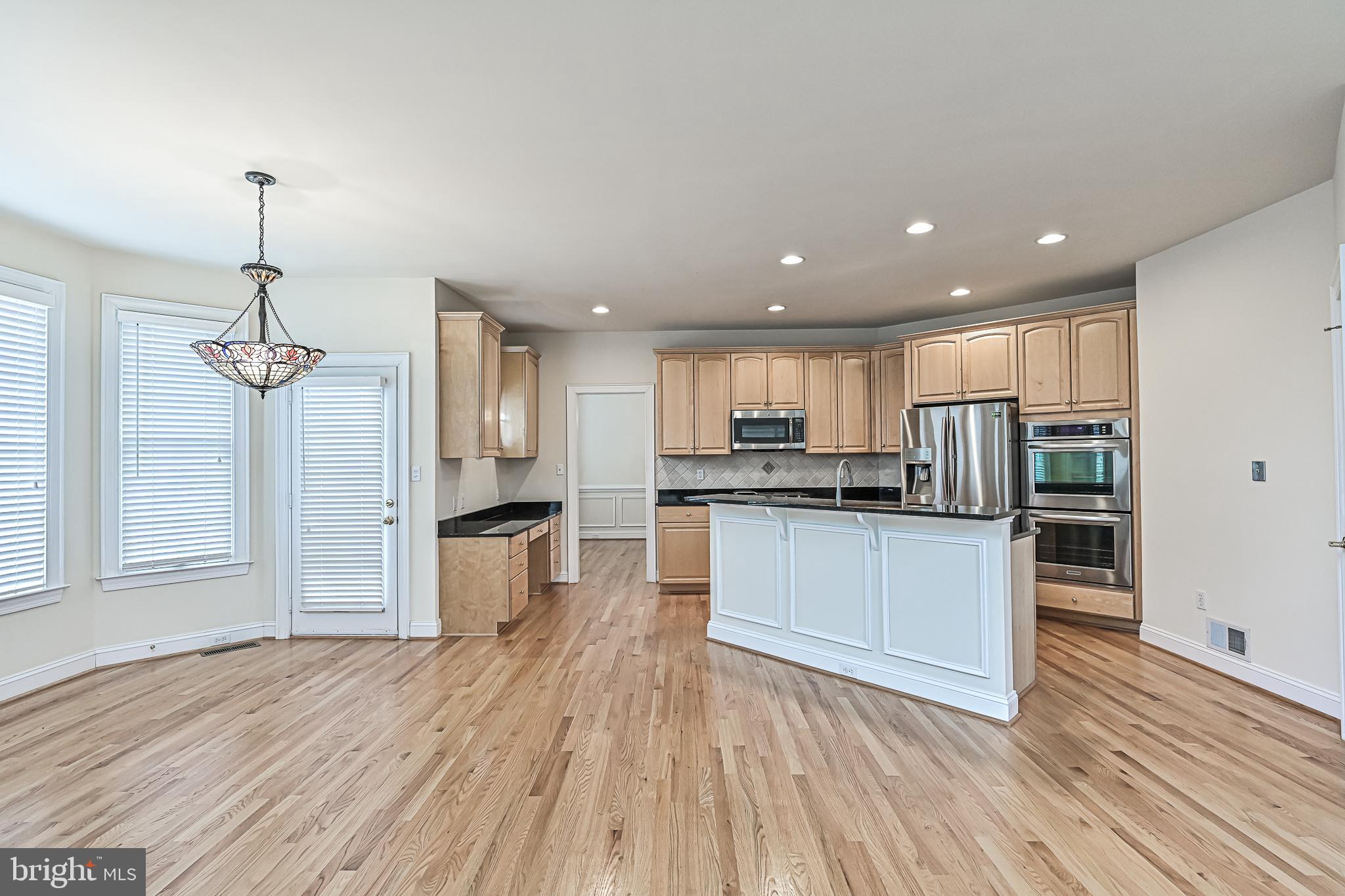 LORD FAIRFAX MANORS - Residential