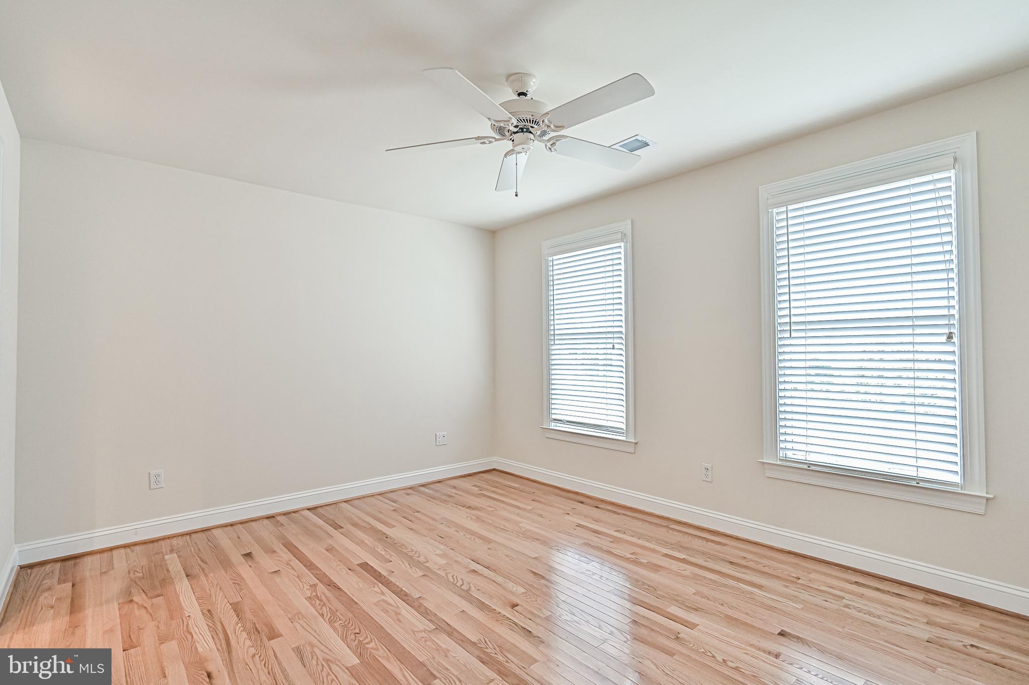 LORD FAIRFAX MANORS - Residential