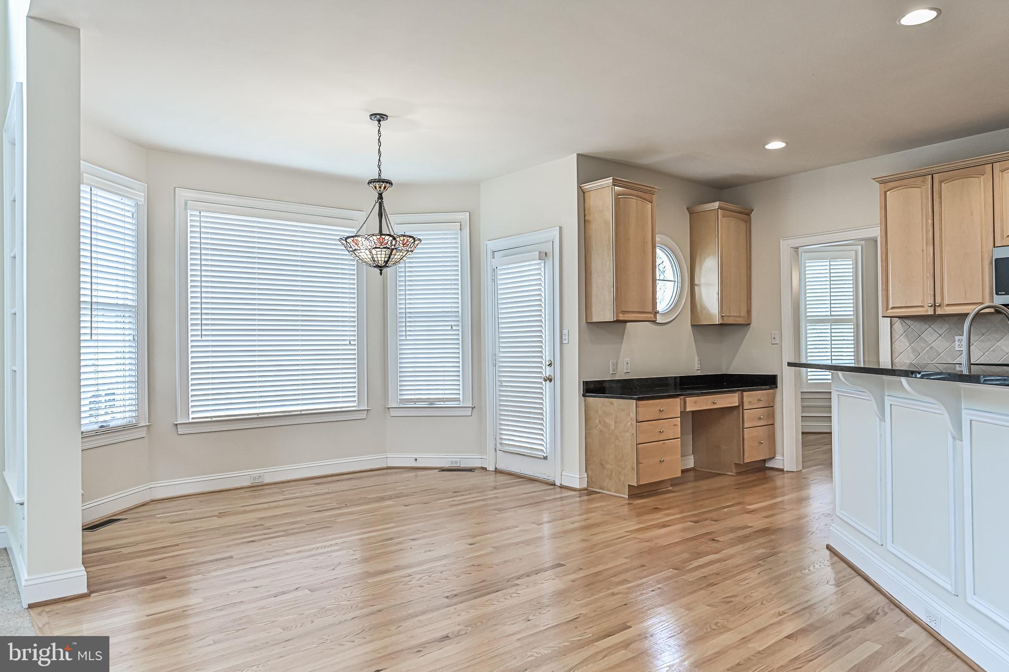 LORD FAIRFAX MANORS - Residential