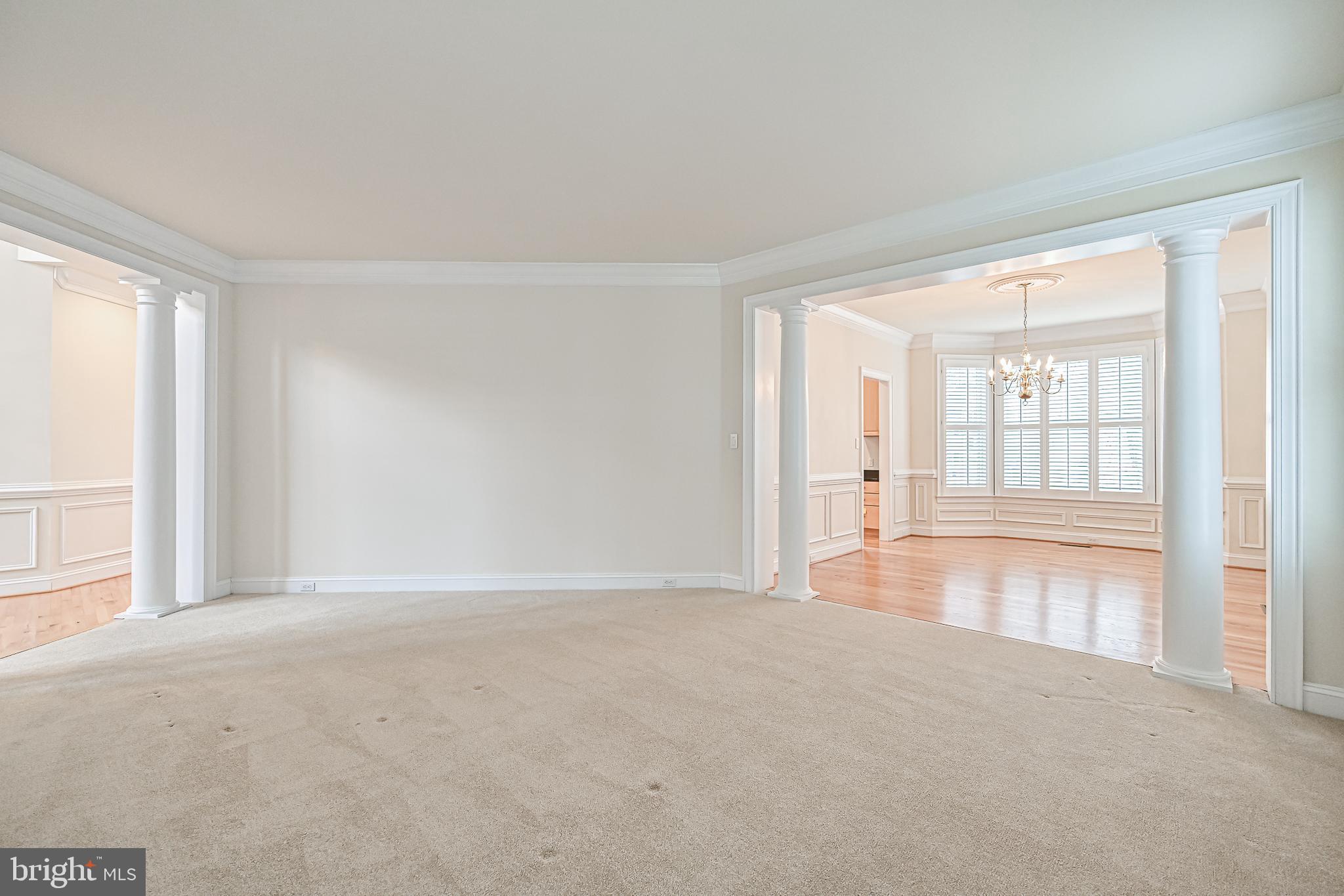 LORD FAIRFAX MANORS - Residential