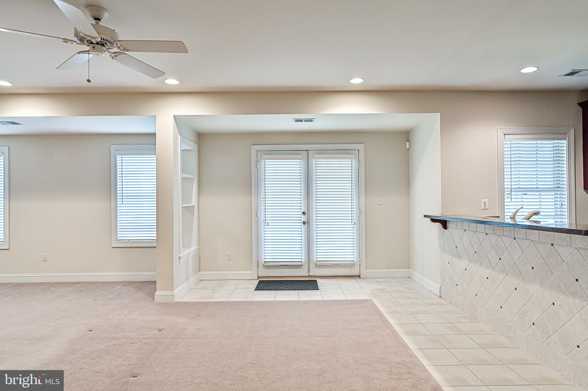 LORD FAIRFAX MANORS - Residential