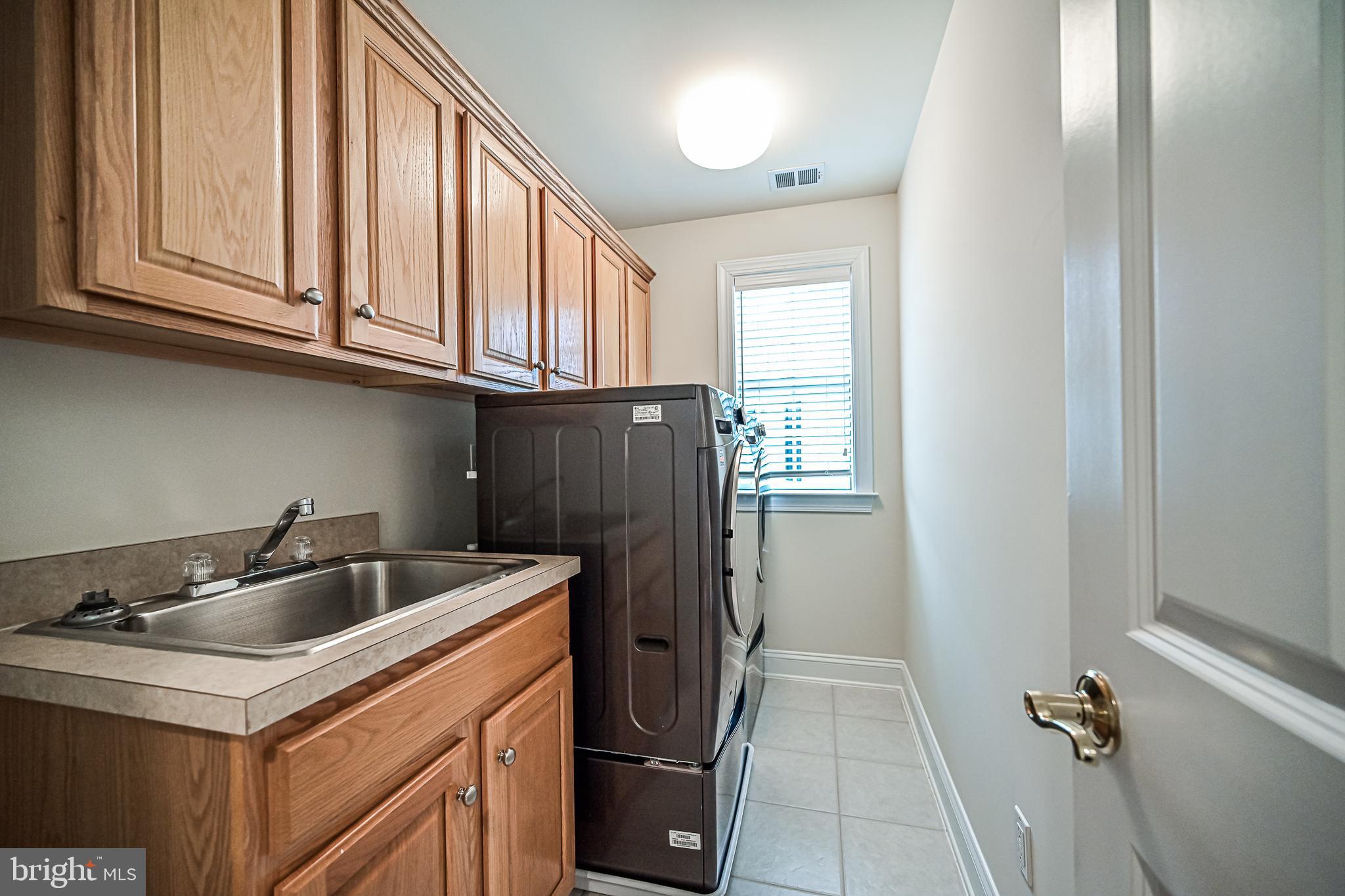 LORD FAIRFAX MANORS - Residential