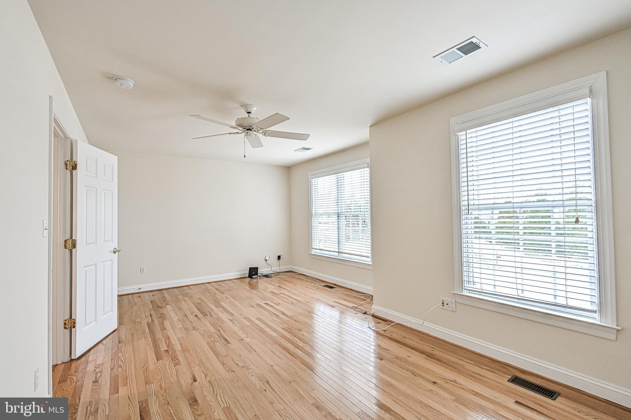 LORD FAIRFAX MANORS - Residential