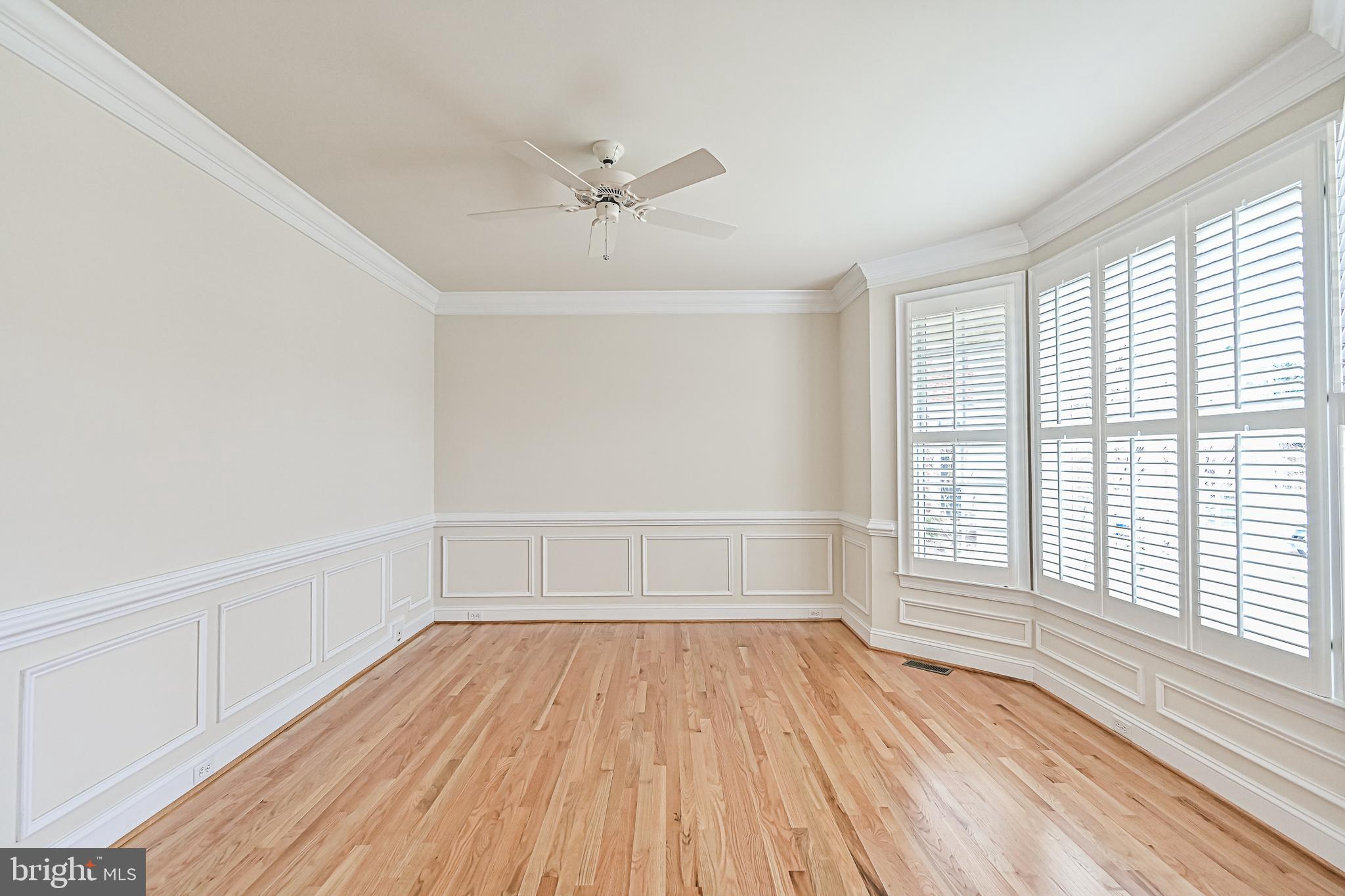 LORD FAIRFAX MANORS - Residential