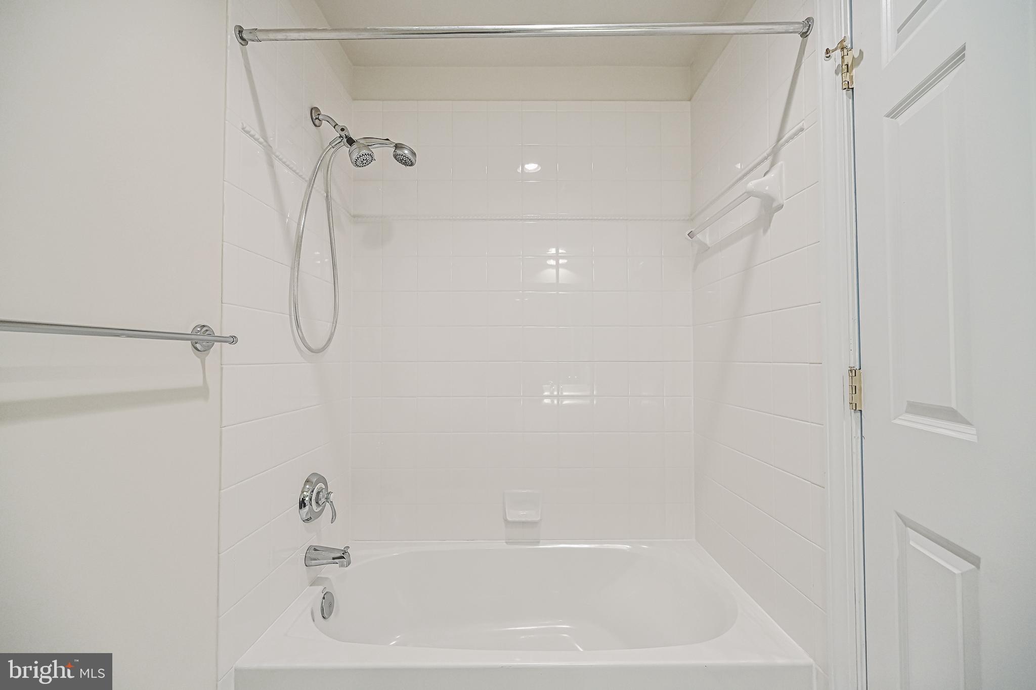 LORD FAIRFAX MANORS - Residential