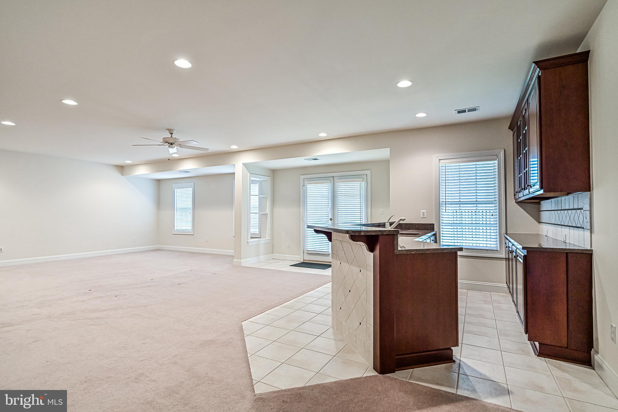 LORD FAIRFAX MANORS - Residential